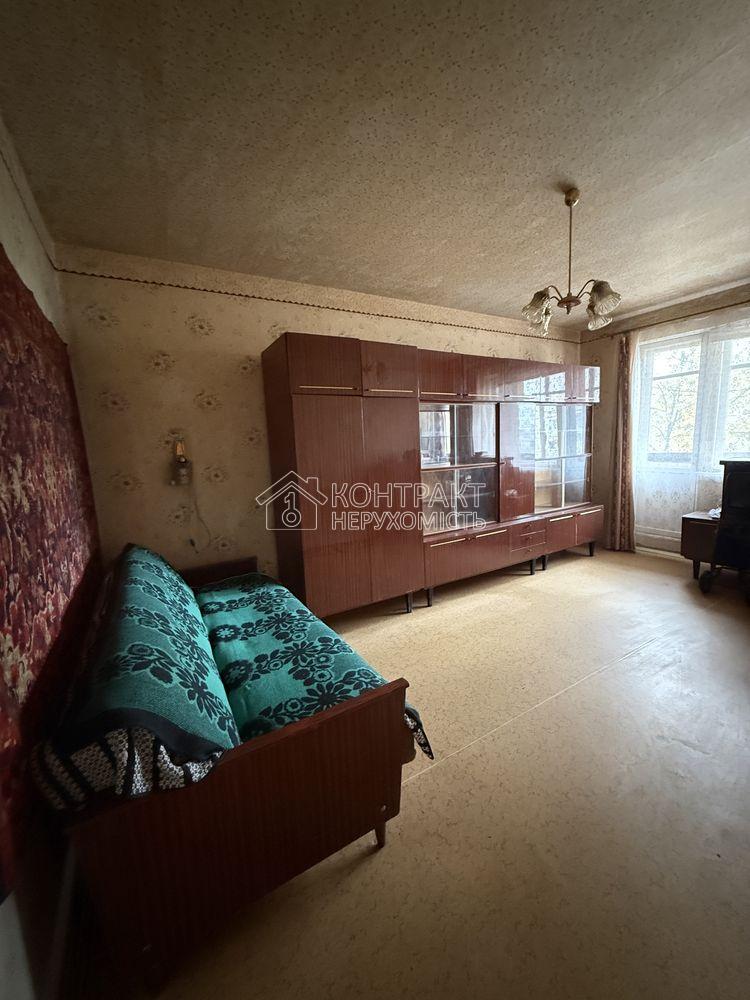 Здається 2х кімнатна квартира в стилі 90х