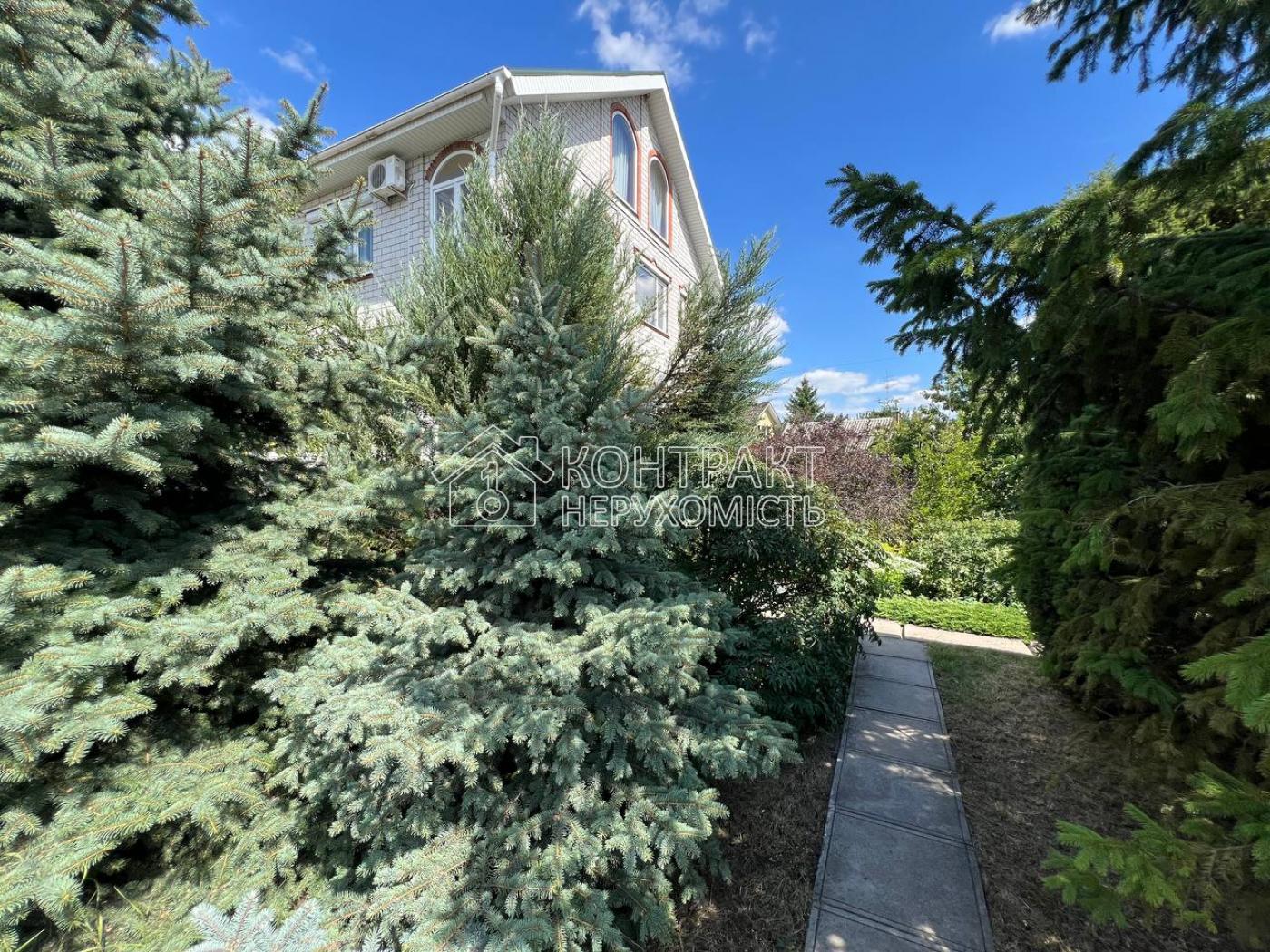 Продається будинок у м.Мерефа,пров. Лесі Українки