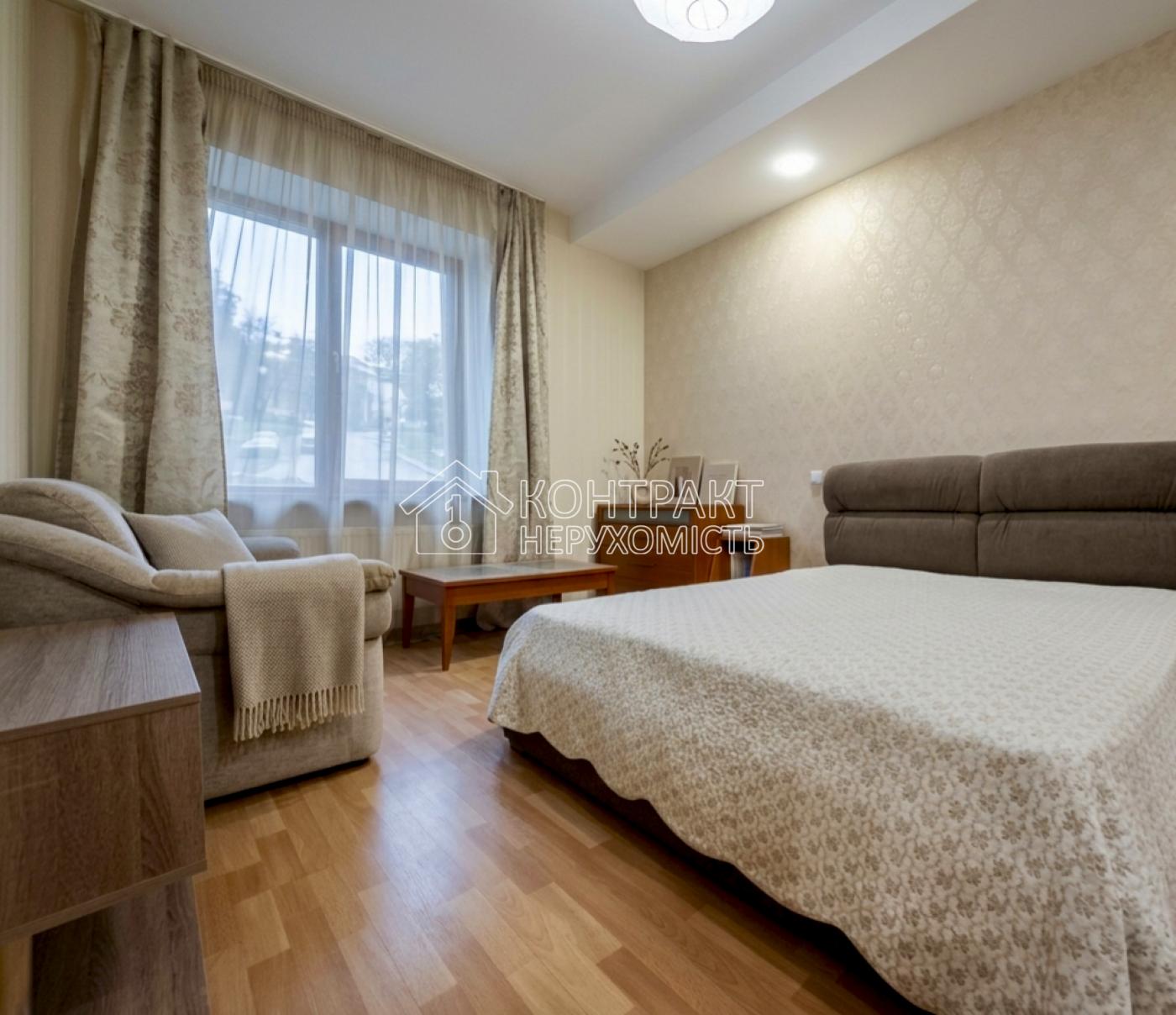 Продаж 2-к.кв. 60м² Центр, Наукова, Кримська 8