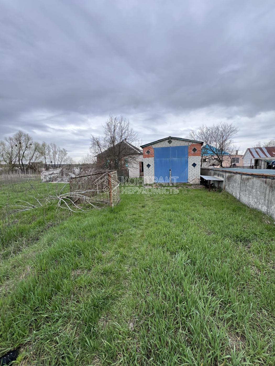 Продається будинок із ділянкою 25 соток