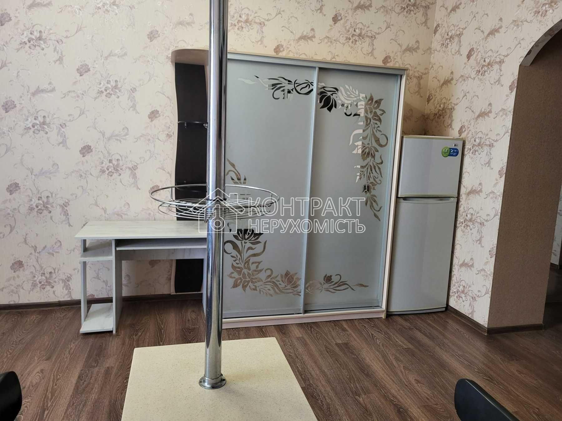 Оренда квартира-студія поряд з метро.