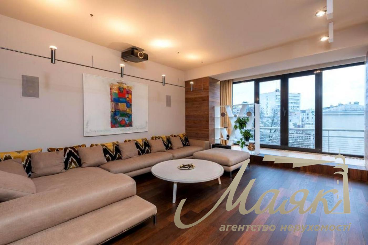 Аренда 3-комнатной квартиры в центре, пер. Виноградный