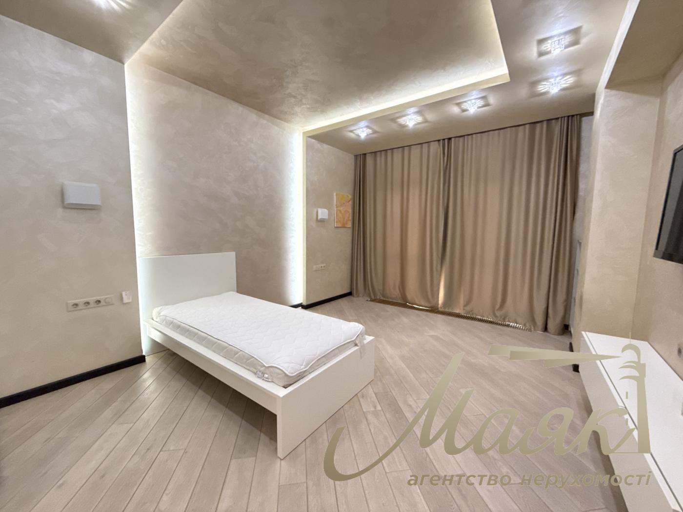 Оренда 3-кімнатної квартири площею 121 м² у ЖК «Новопечерські Липки», вул. Андрія Верхогляда (Михайла Драгомирова), 3, Печерськ