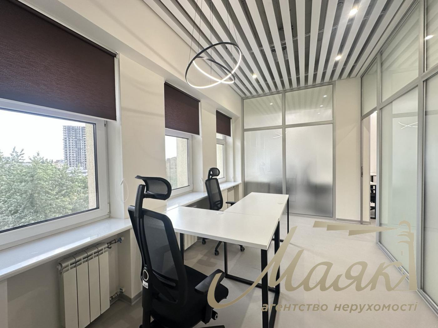 Office for sale 400 m², Kiev