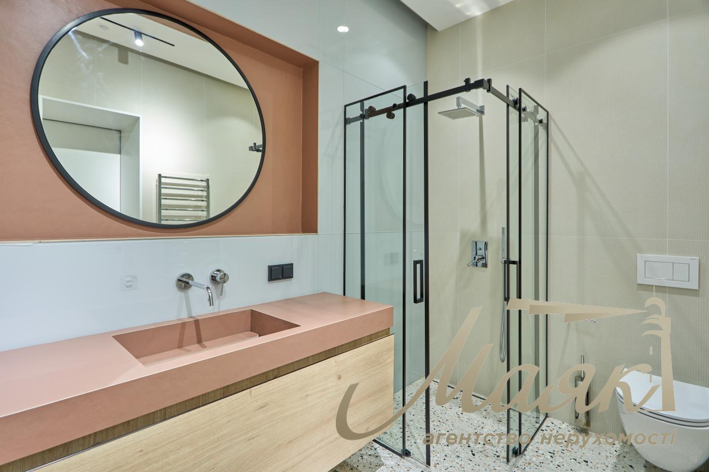 Rent 5-room apartment LCD Novopecherskie Lipki, Verkhoglyada street (Dragomirov)