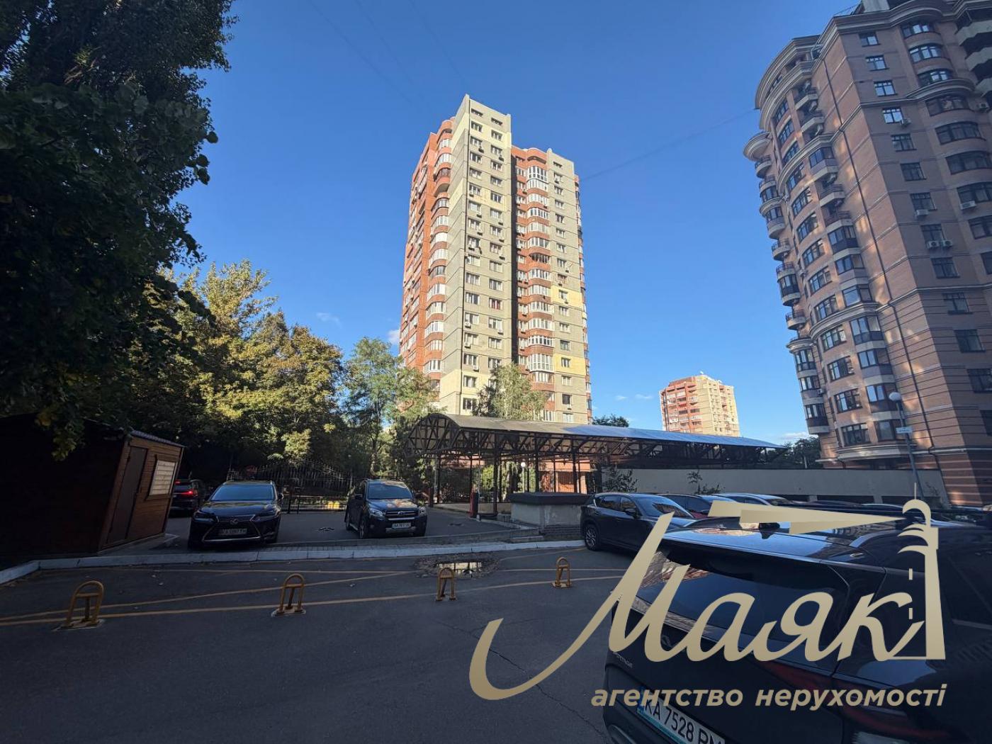 Оренда 3-кімнатної квартири на вул. Старонаводницька, 6-Б, Царське Село, Печерський район.