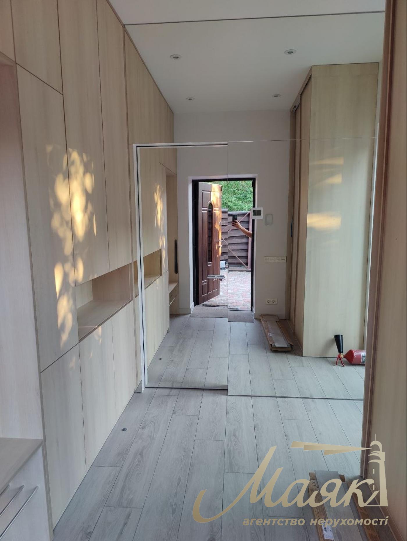 Оренда 2-поверхового дуплексу (140 м²) на Осокорках, за 750 м від «Новуса»
