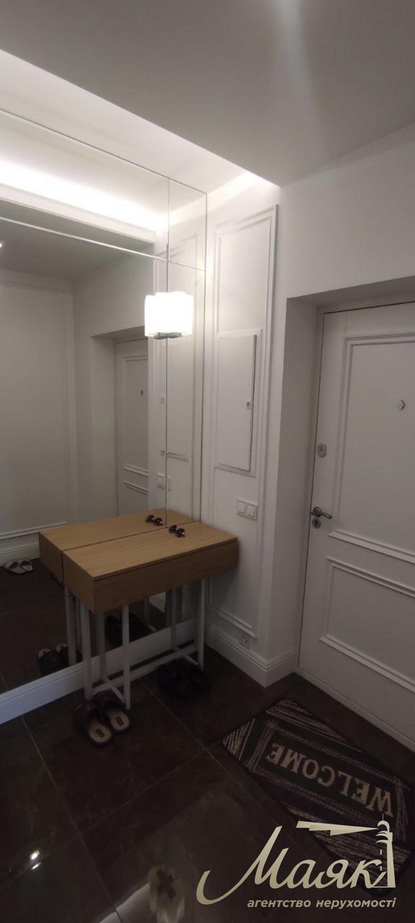 2-bedroom apartment for sale in the Podil Plaza & Residence residential complex, Hlubochitska Street