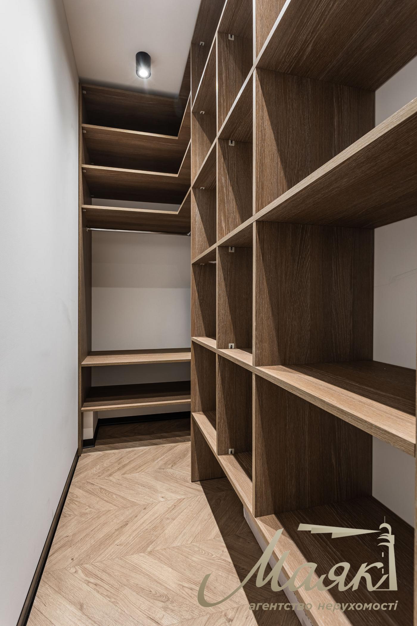 Rent 2-bedroom apartment in LCD New England