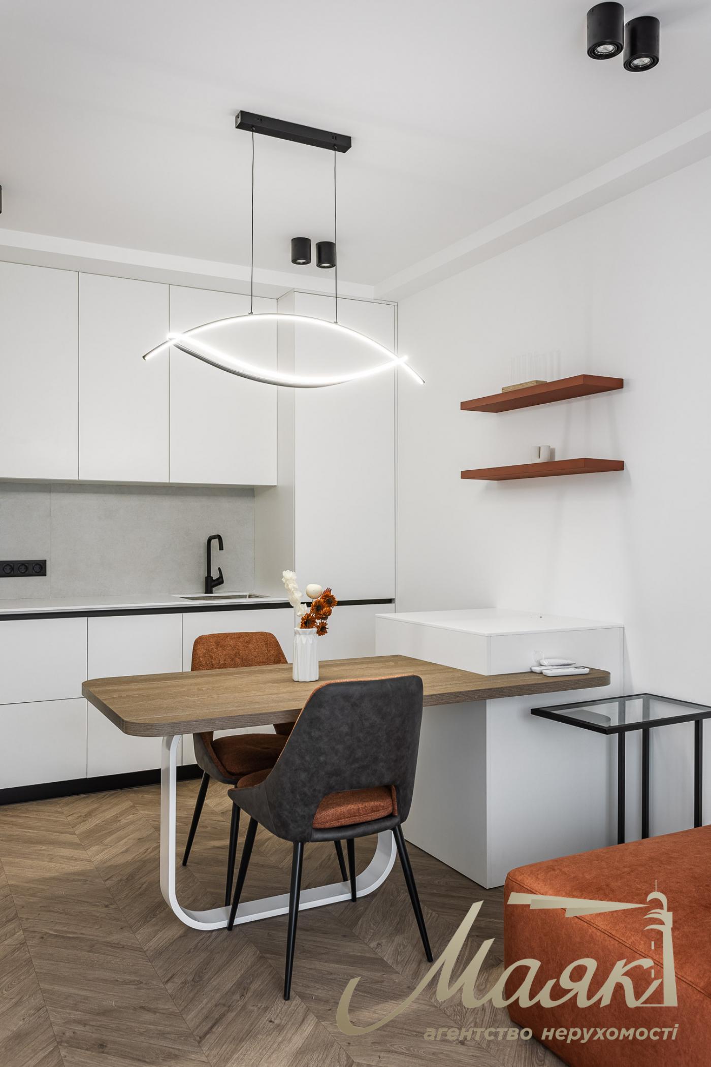 Rent 2-bedroom apartment in LCD New England