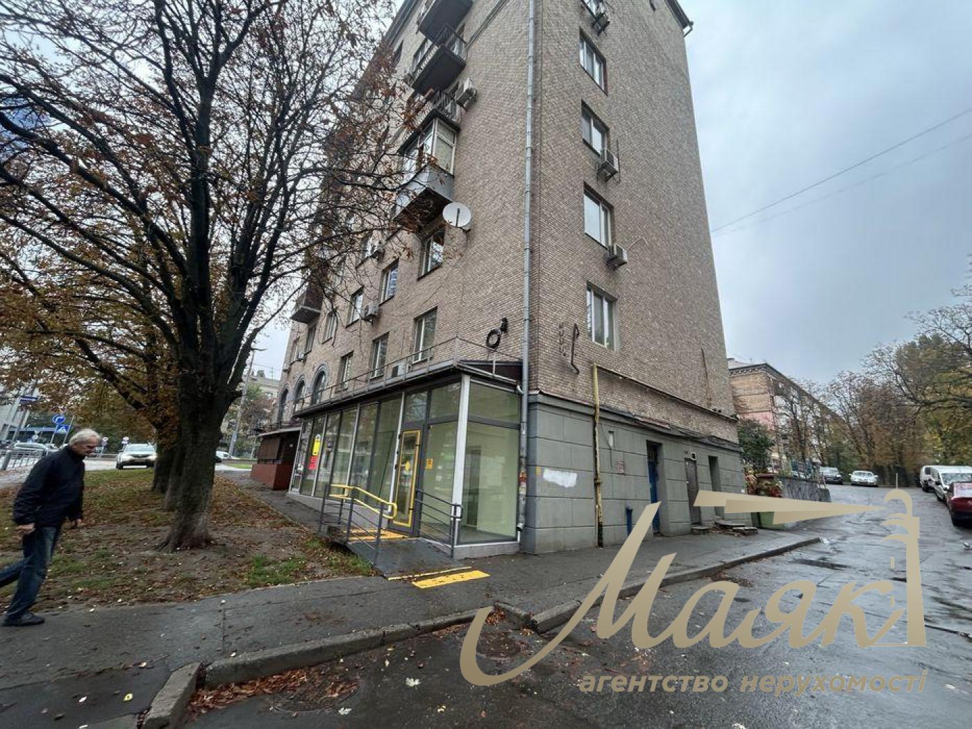 Оренда фасадного приміщення бул. Міхновського, Печерськ