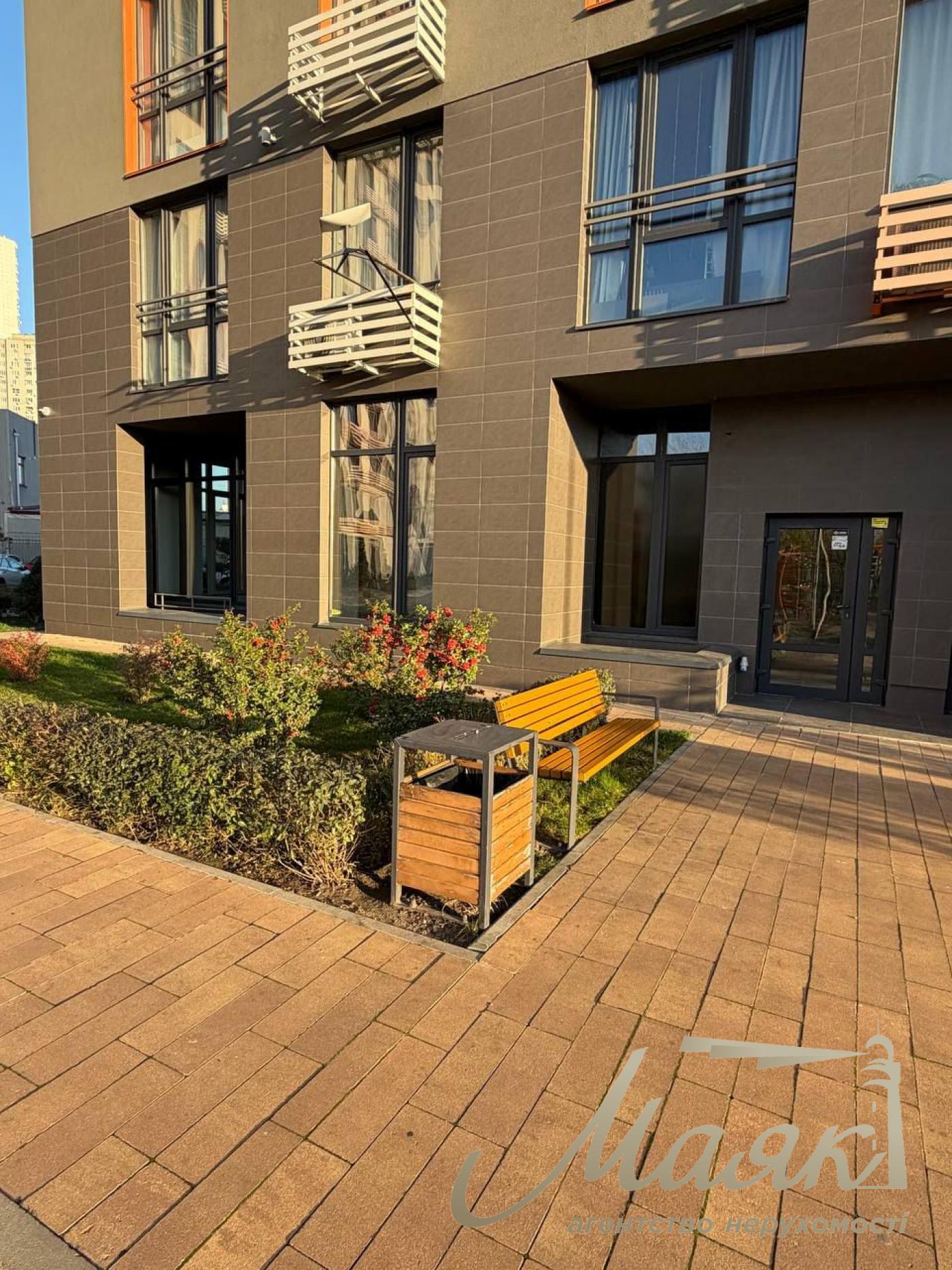 Rent commercial frontage 93m2, Residential Complex Seven