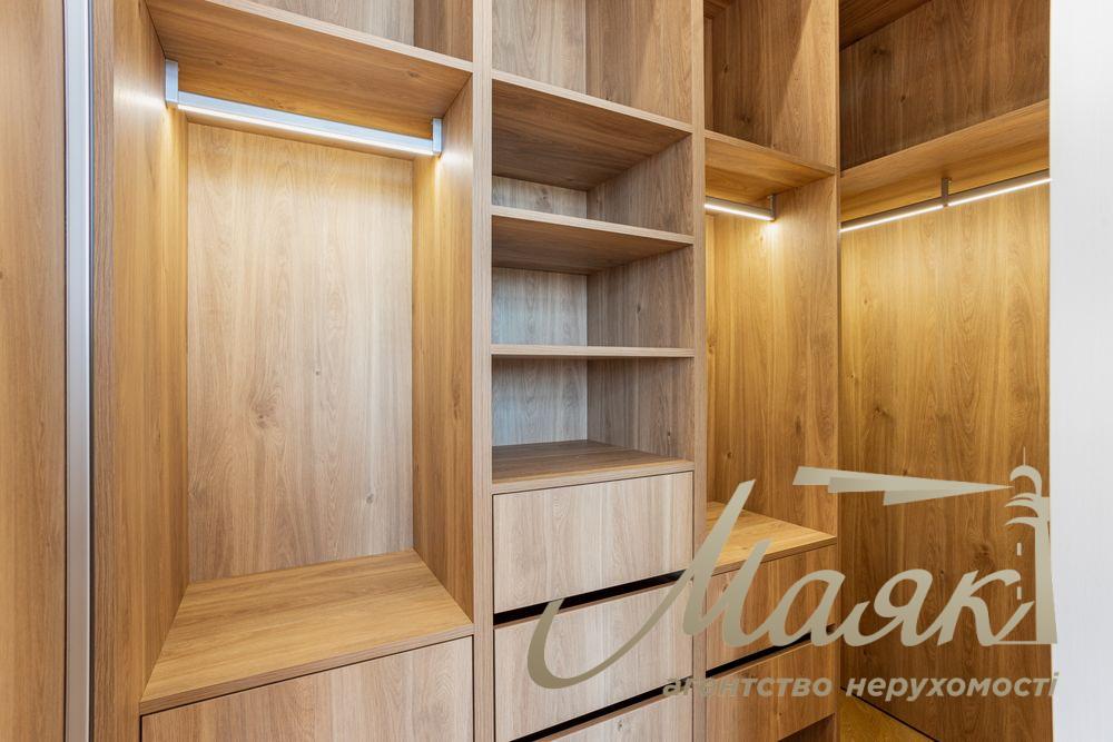 Продаж квартири площею 75 м² з власною терасою у ЖК «52 Перлина» Pechersk Plaza, Печерськ, вул. Михайла Бойчука, 19-А.