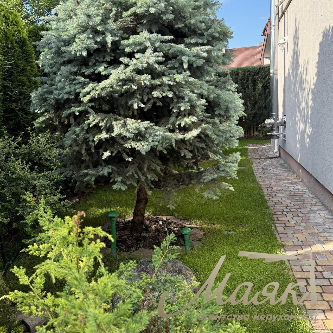 Cozy two-story house (135 m²) for sale, perfect for comfortable living in the village of Kryukovshchina, Kyiv-Svyatoshynsky District, Kyiv Oblast.