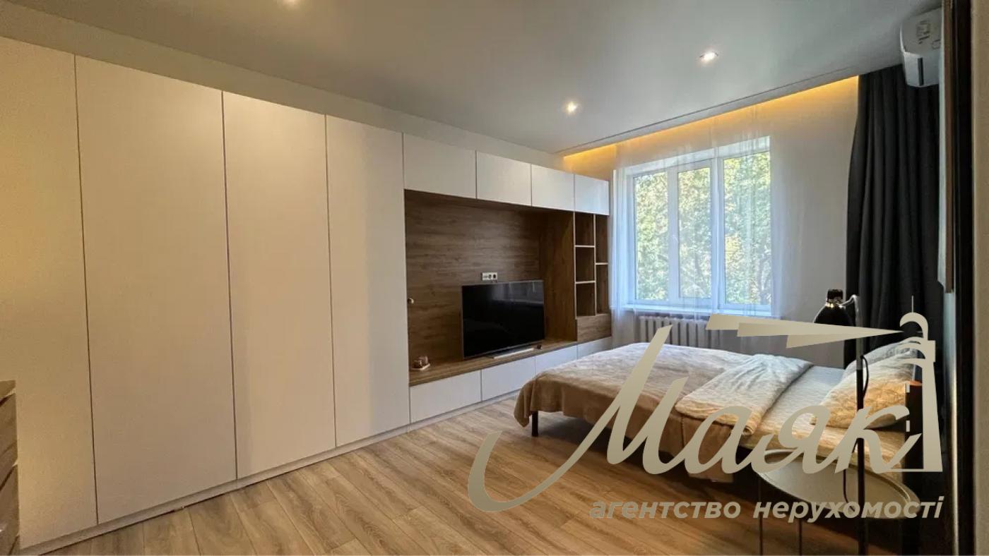 Rent 2 k apartment 50 m², John McCain St., Pechersk