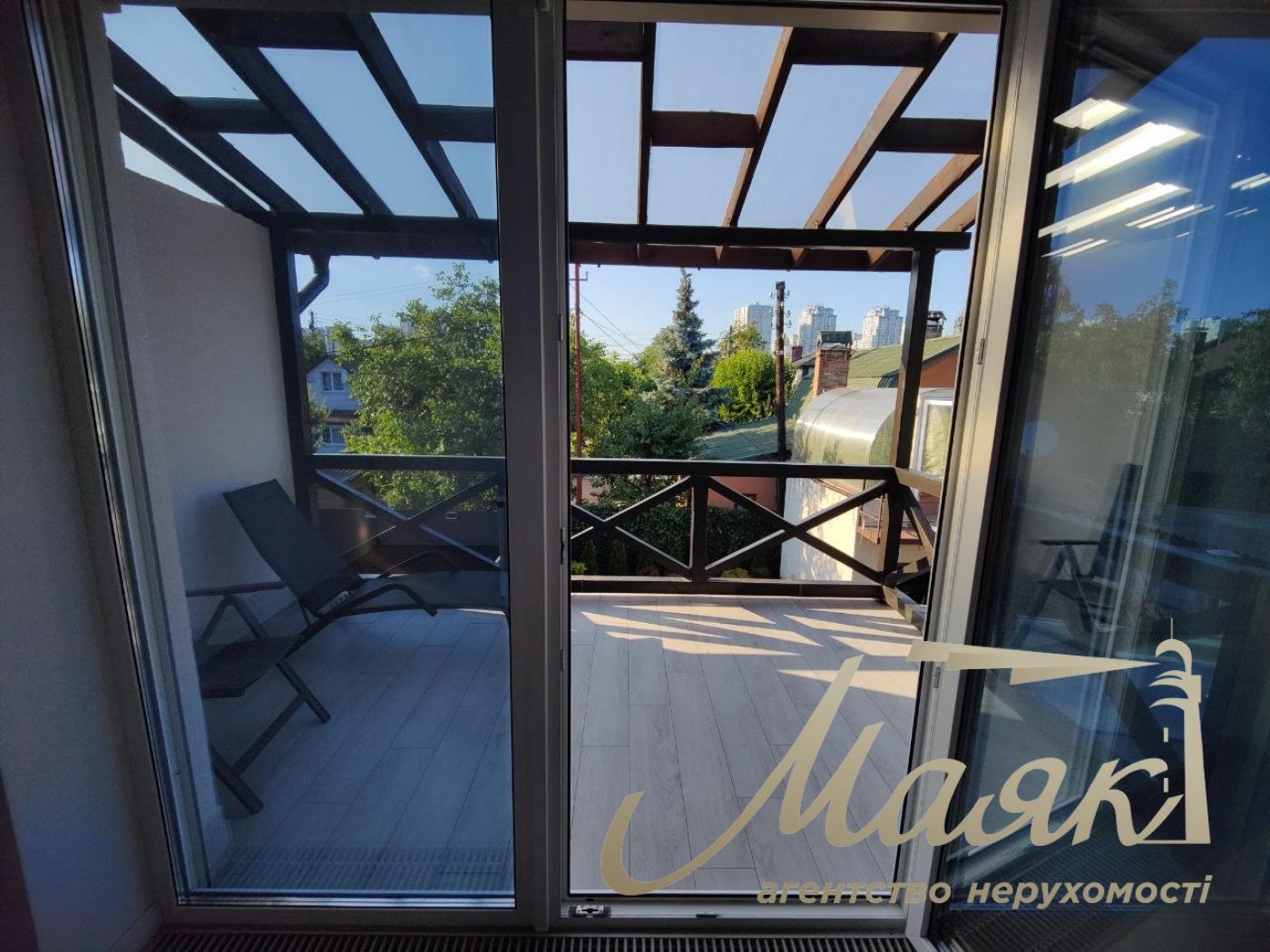 Оренда 2-поверхового дуплексу (140 м²) на Осокорках, за 750 м від «Новуса»