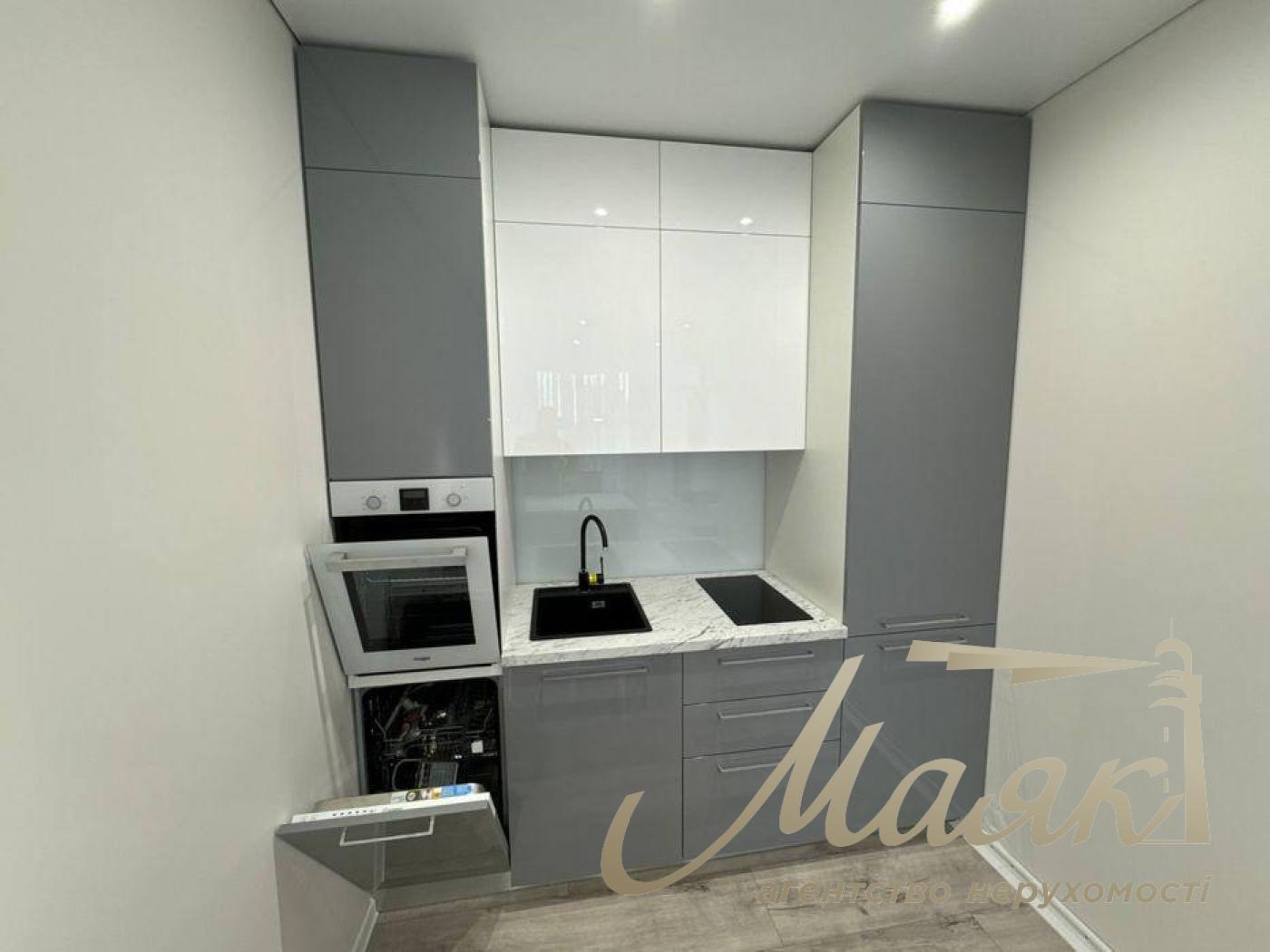Sale of 1-room apartment in the residential complex "Varshavsky Plus" Pravda Avenue, Vinogradar, Kyiv