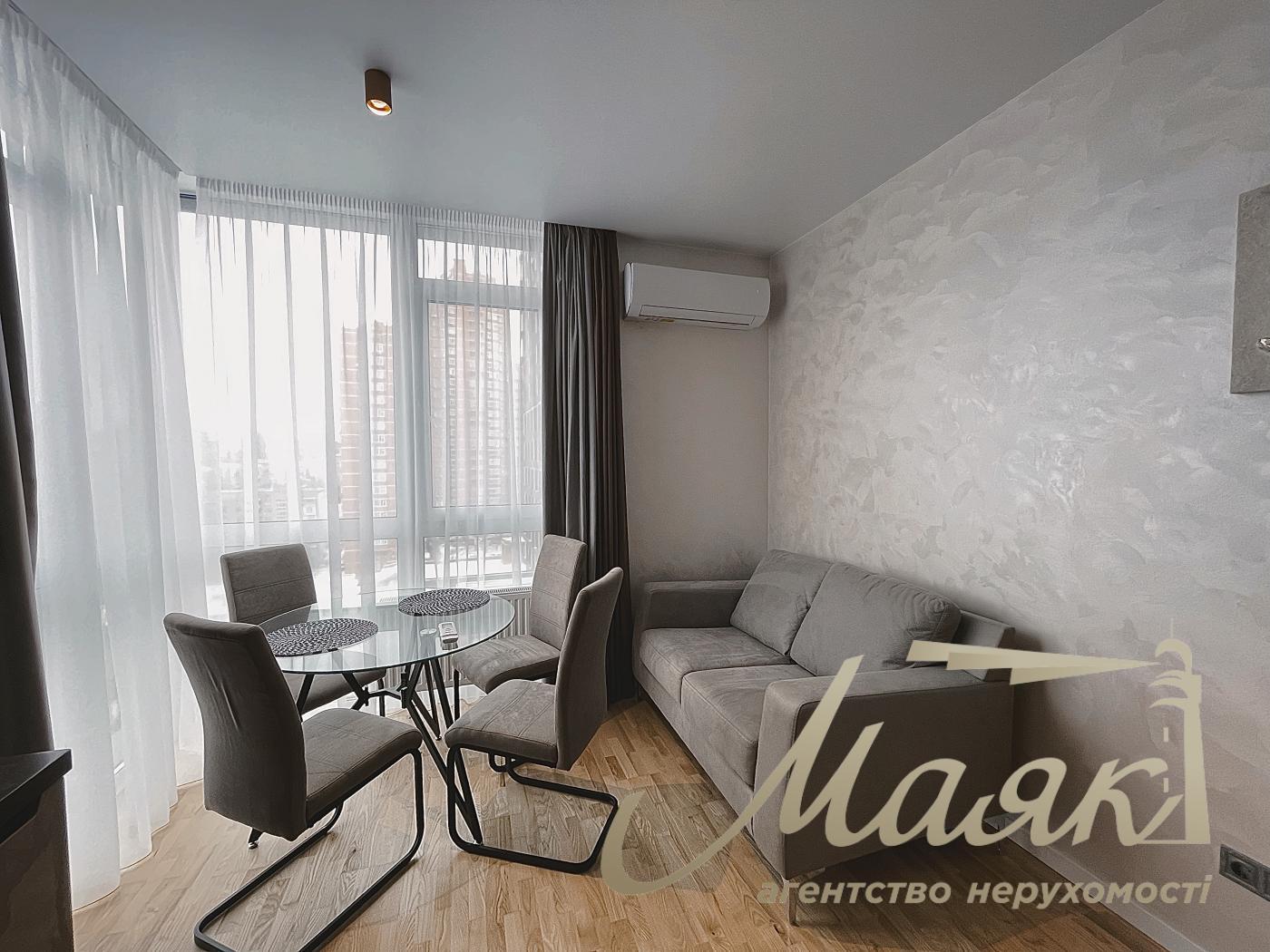 Аренда видовой 2-х комнатной  квартиры в ЖК Французский квартал 2, Печерский район.