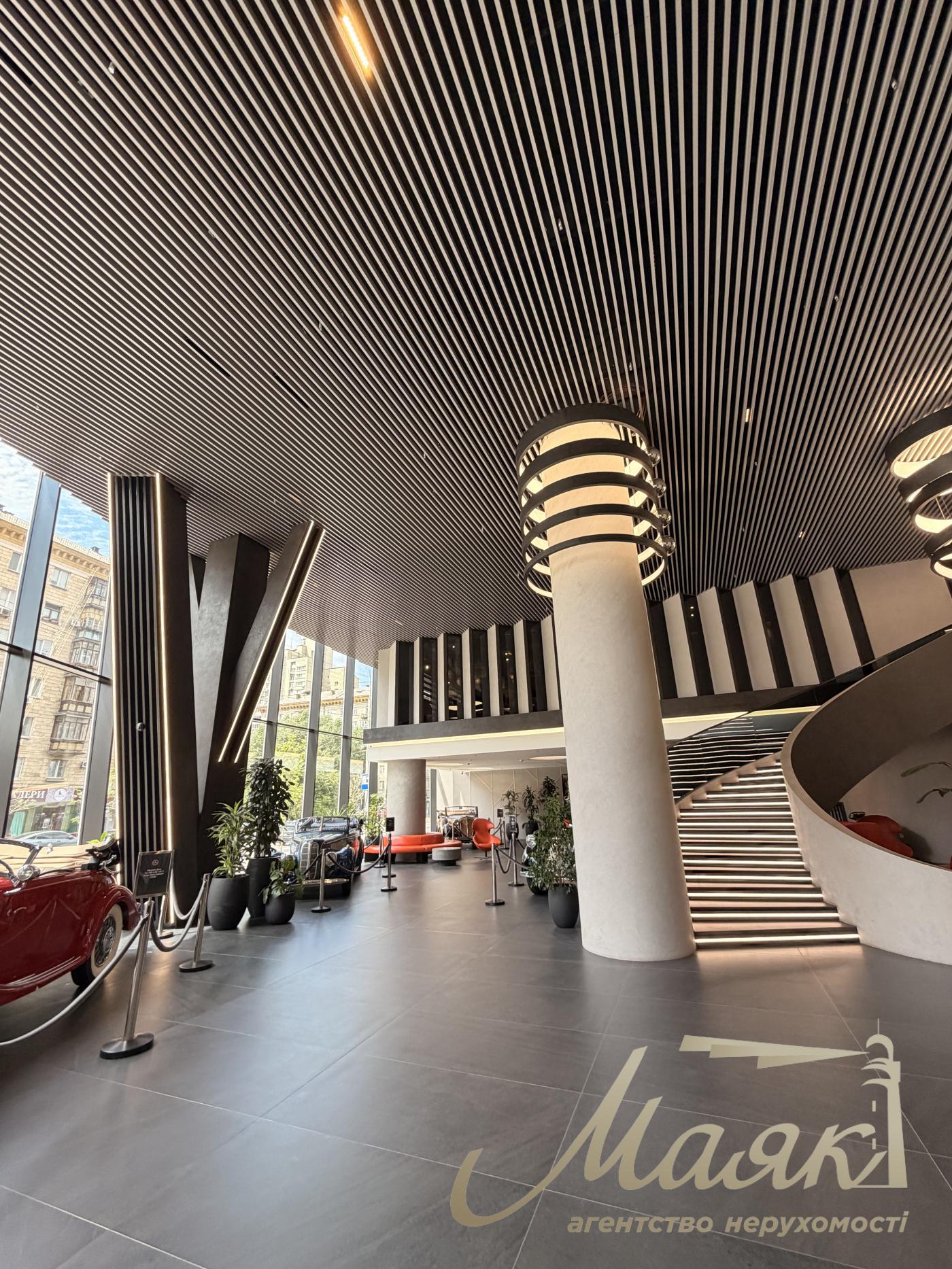Rent a 280 m² office with a scenic view and a private terrace in the Magnett Business Center on Velyka Vasylkivska Street