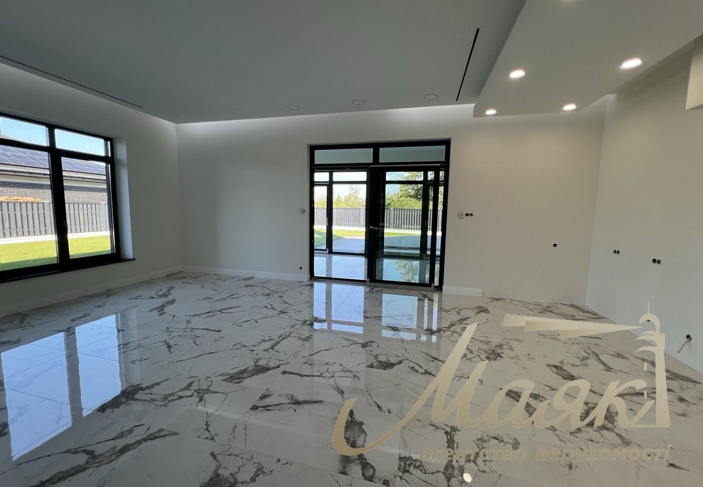 Продаж 1 поверхового будинку 400м2, Козин