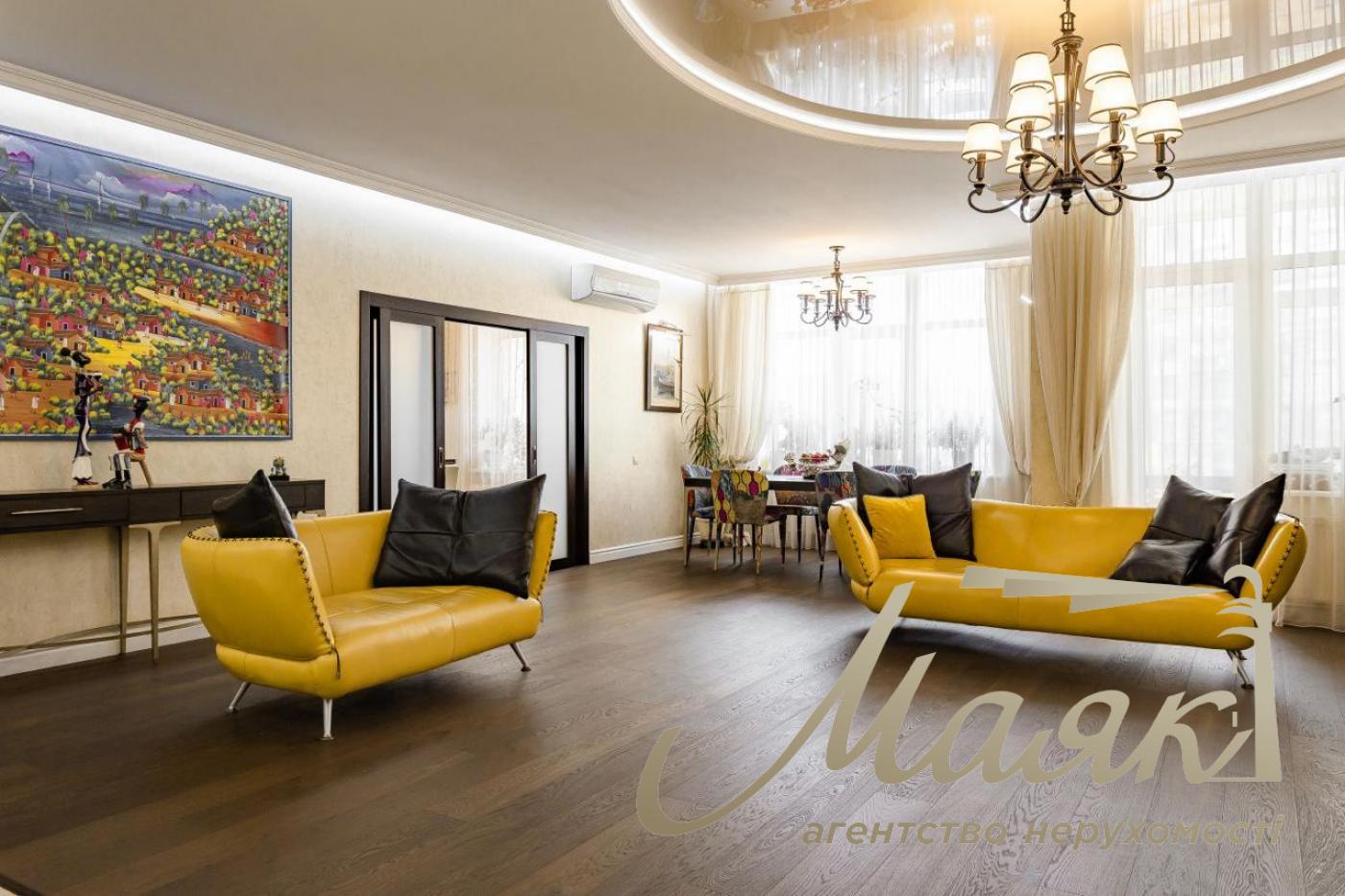 Rent 2-bedroom apartment (148m2) LCD Novopecherskie Lipki, Dragomirova str.