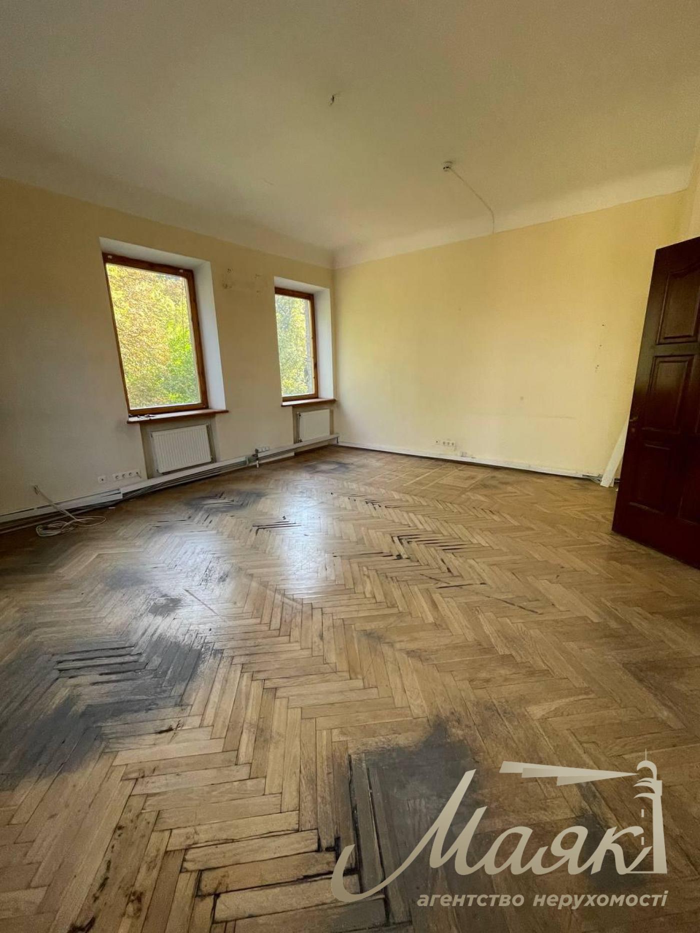 Продаж окремої будівлі, вул. Кирилівська