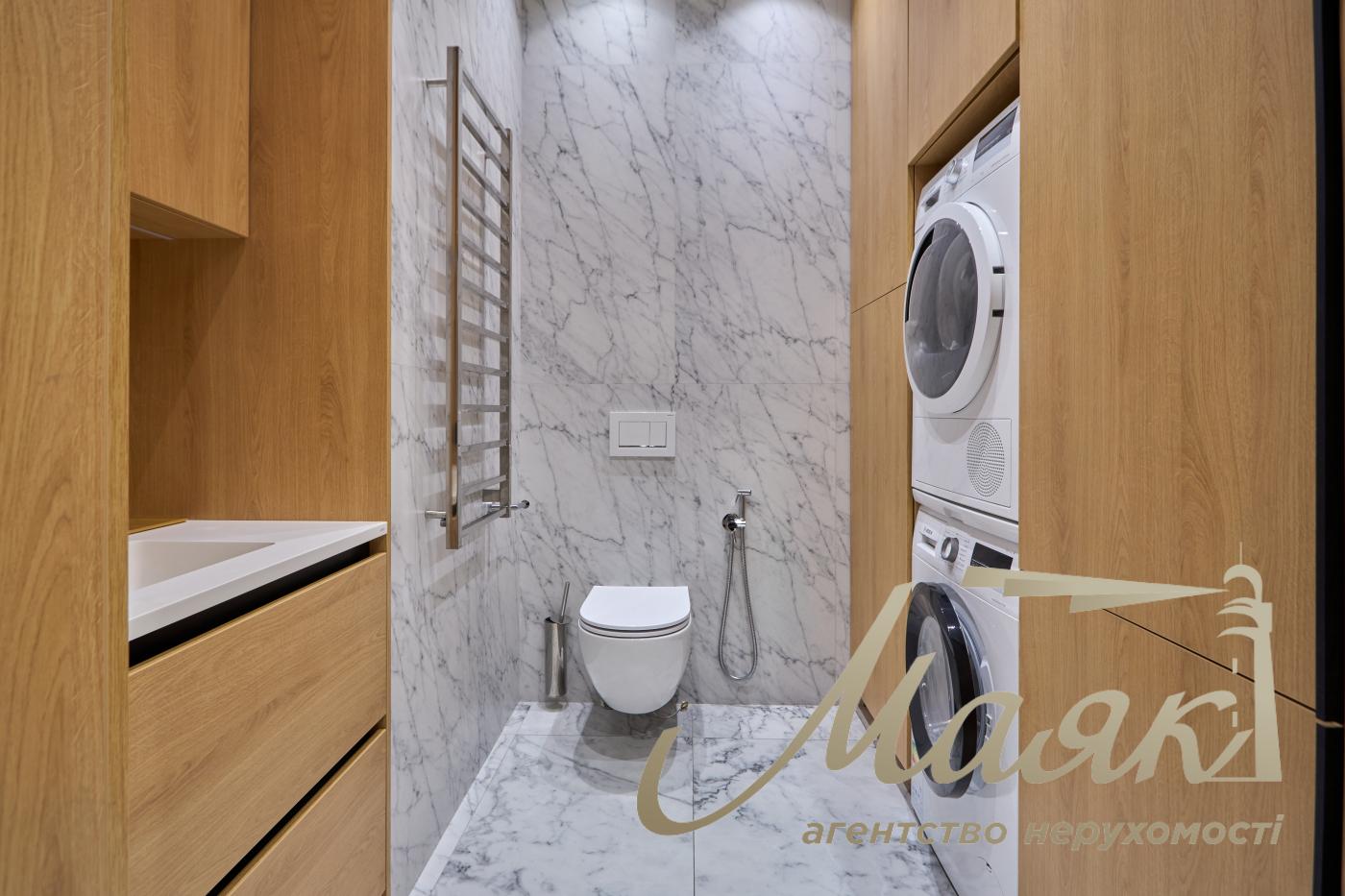 Rent 5-room apartment LCD Novopecherskie Lipki, Verkhoglyada street (Dragomirov)