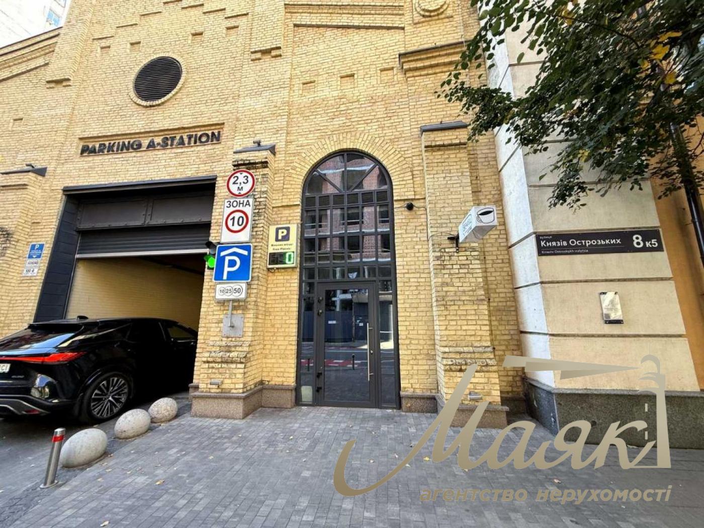 Оренда фасадного приміщення площею 52,8 м² у A-Station, станція метро «Арсенальна», Печерськ