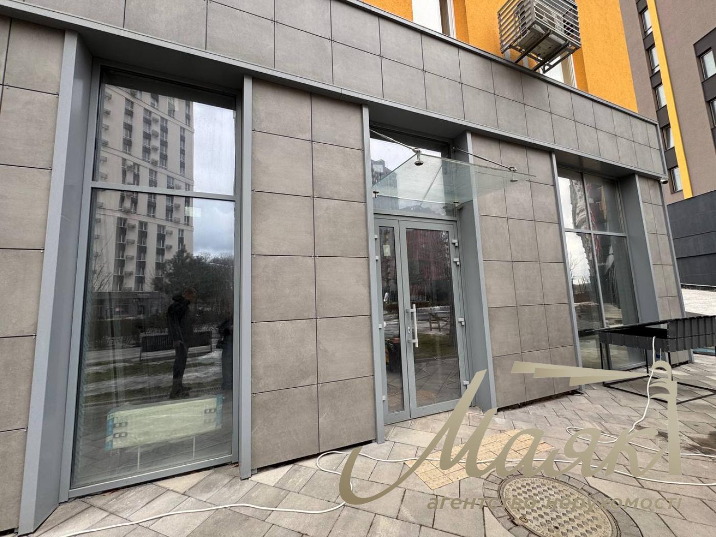 Rent commercial, frontage 63.3m2, LCD Sweetlopark!