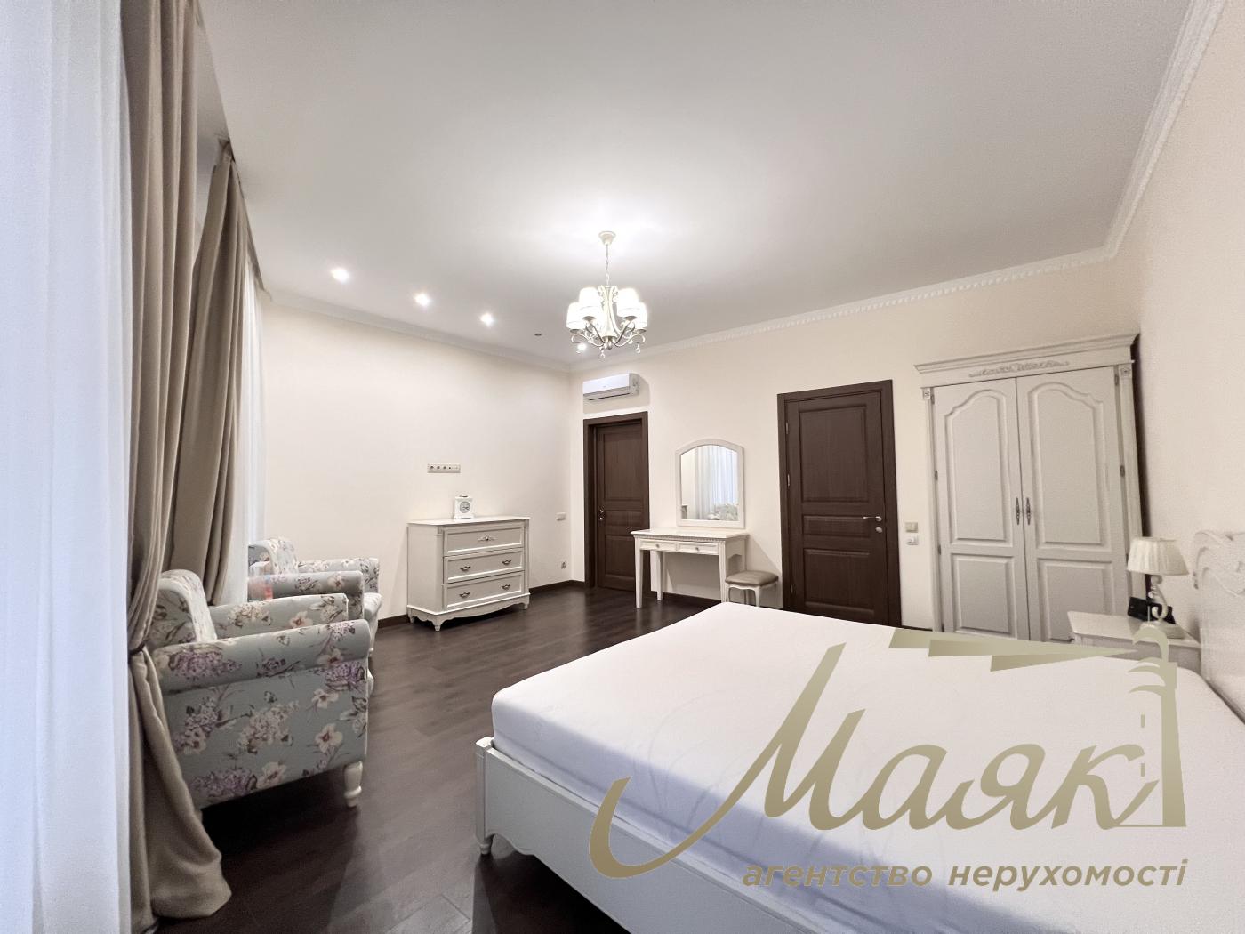 Аренда 3-х комнатной квартиры на Печерске в ЖК по ул. Евгения Коновальца 36В