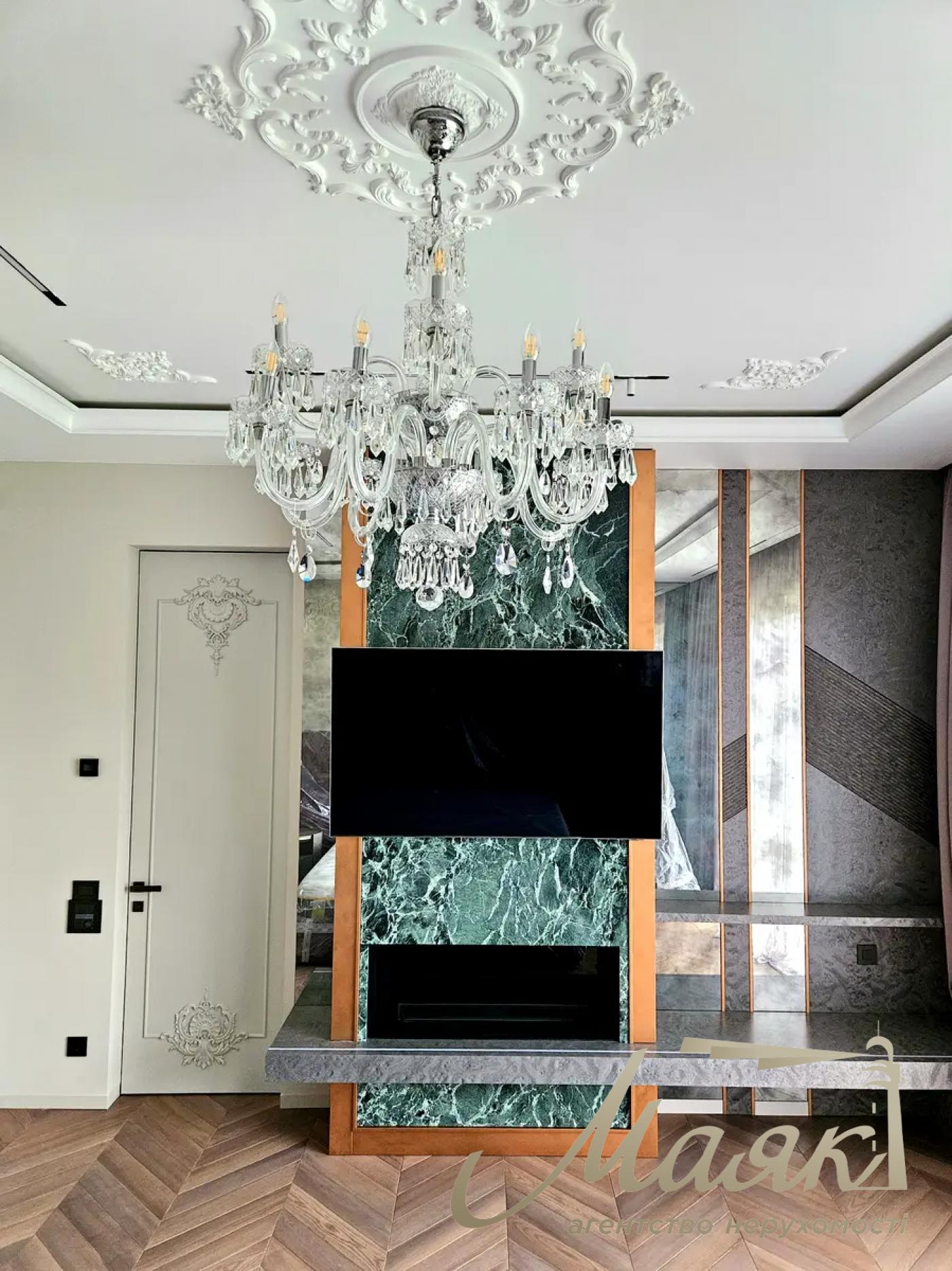 Rent a house 340 sq.m. with its own bank with. Romankov