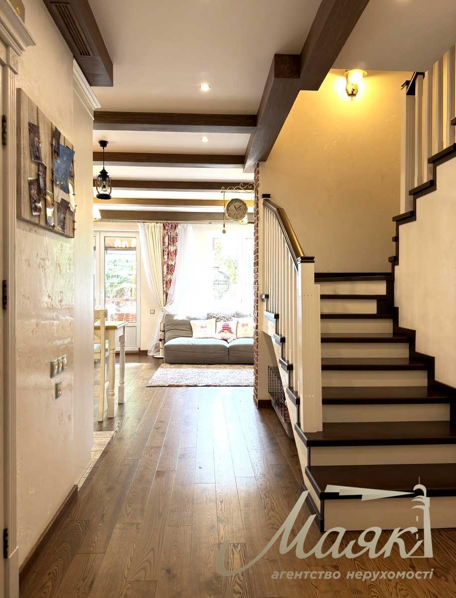 Київ, Богатирський проїзд, 8