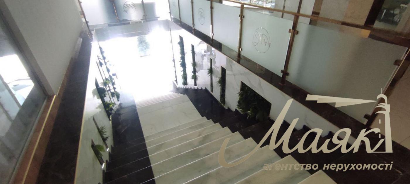 2-bedroom apartment for sale in the Podil Plaza & Residence residential complex, Hlubochitska Street