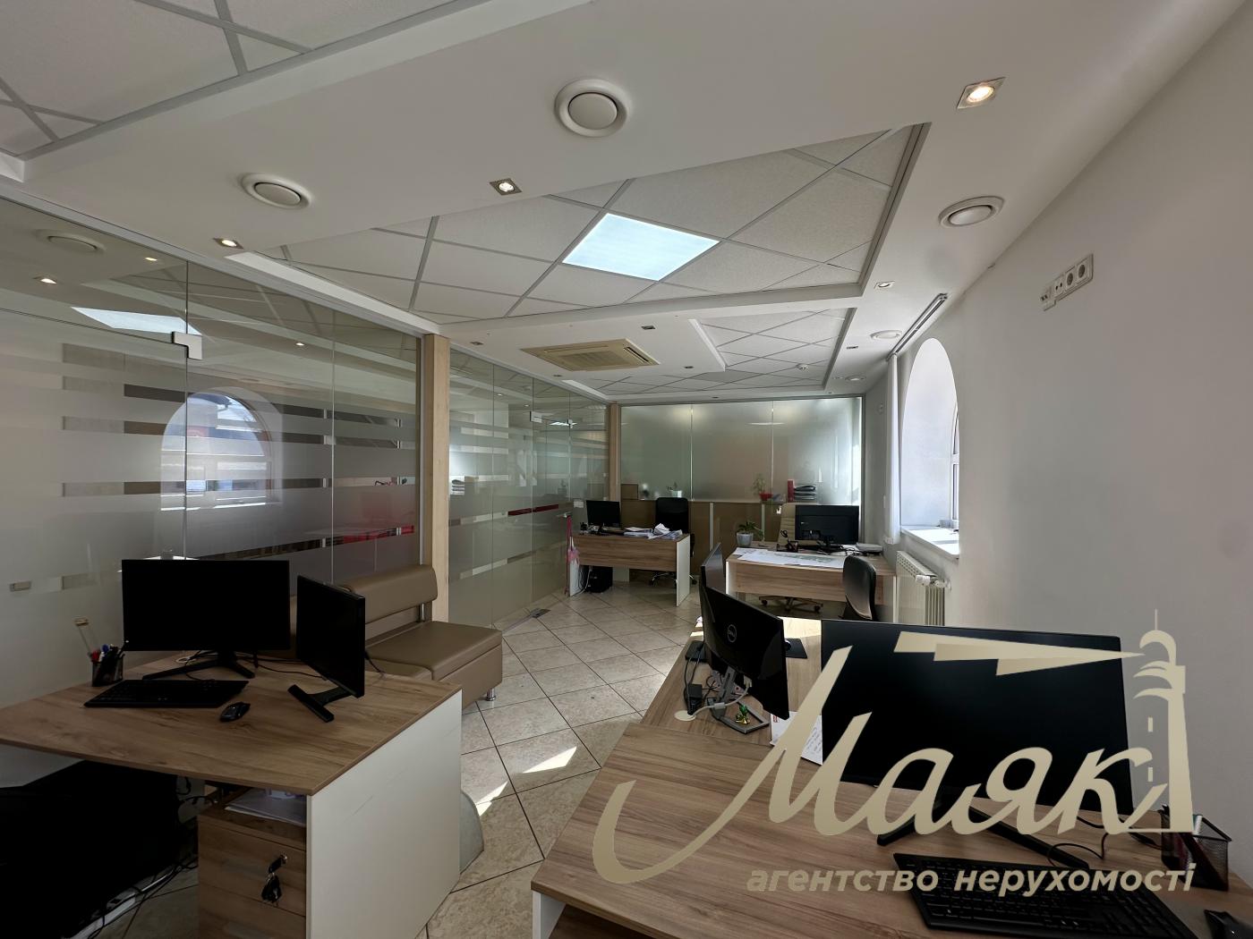 Rent a front building (656m2) on 7.5 hectares, Sadovaya street, with. Sofievskaya Borschagovka