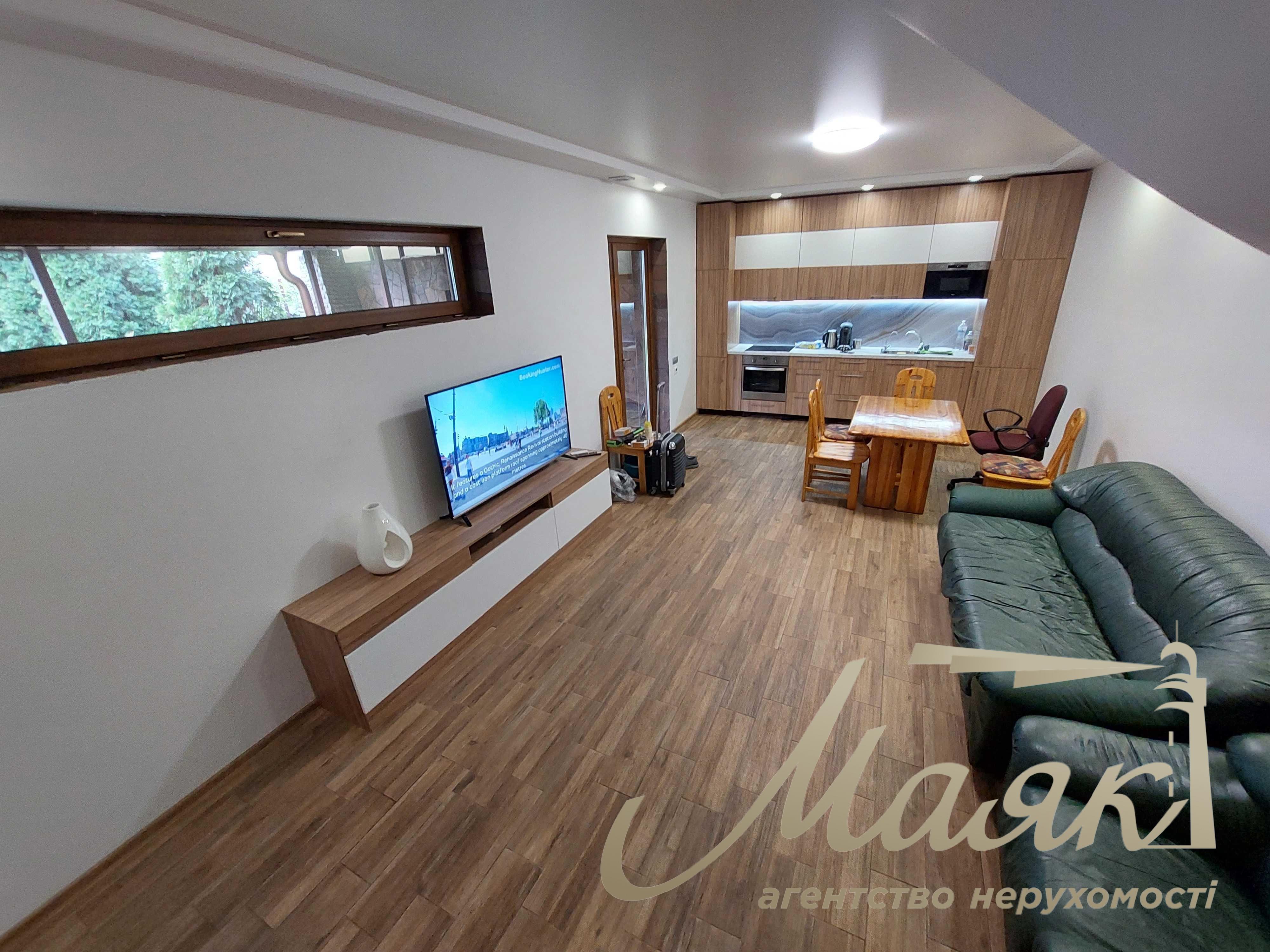 Оренда дизайнерського будинку 120 м² з доступом до бункерних апартаментів, сауною і великою терасою, Пуща-Водиця, Київ.