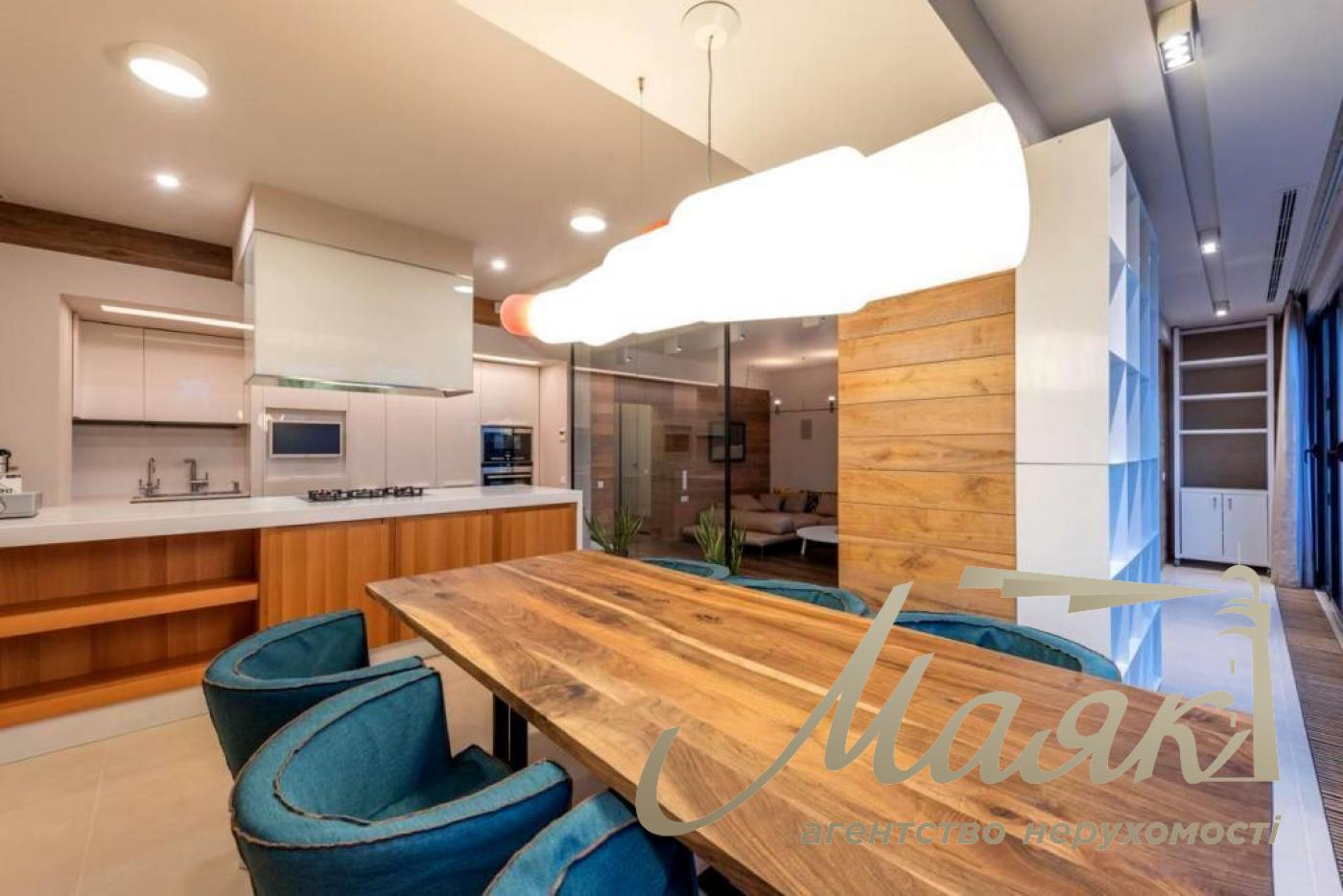 Аренда 3-комнатной квартиры в центре, пер. Виноградный