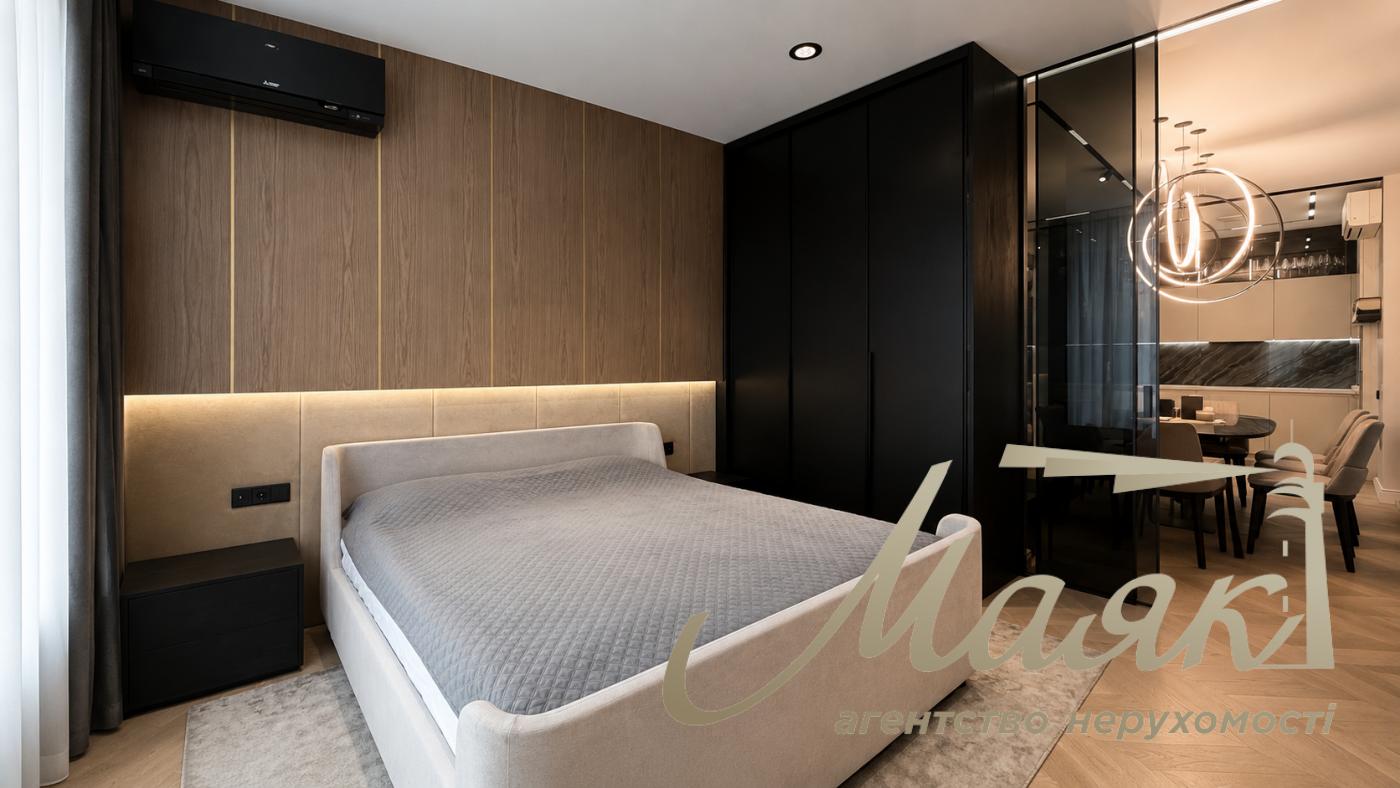 Продаж 4-кімнатної квартири площею 180 м² з двома терасами у ЖК «Park Avenue VIP», Голосієво, вул. Демеївська,