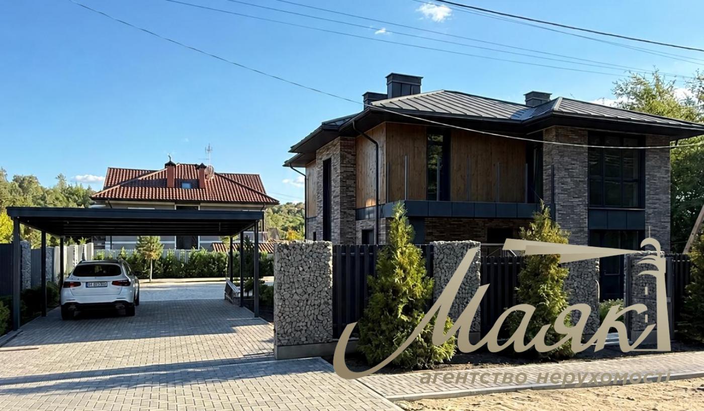Продажа 2х-этажного дома без ремонта с подвалом 214 м² с. Рославичи, Обуховский район, Киевская область, ул. Васильковская.