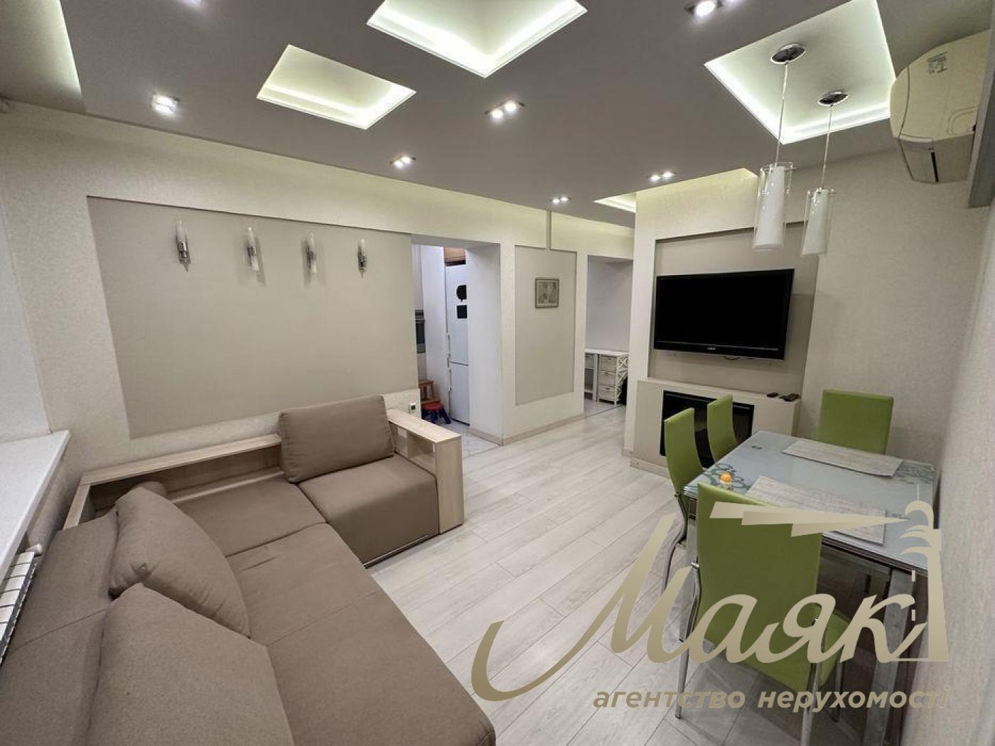 Оренда 4-кімнатної квартири, 77м2, стм. Університет, Центр, Київ