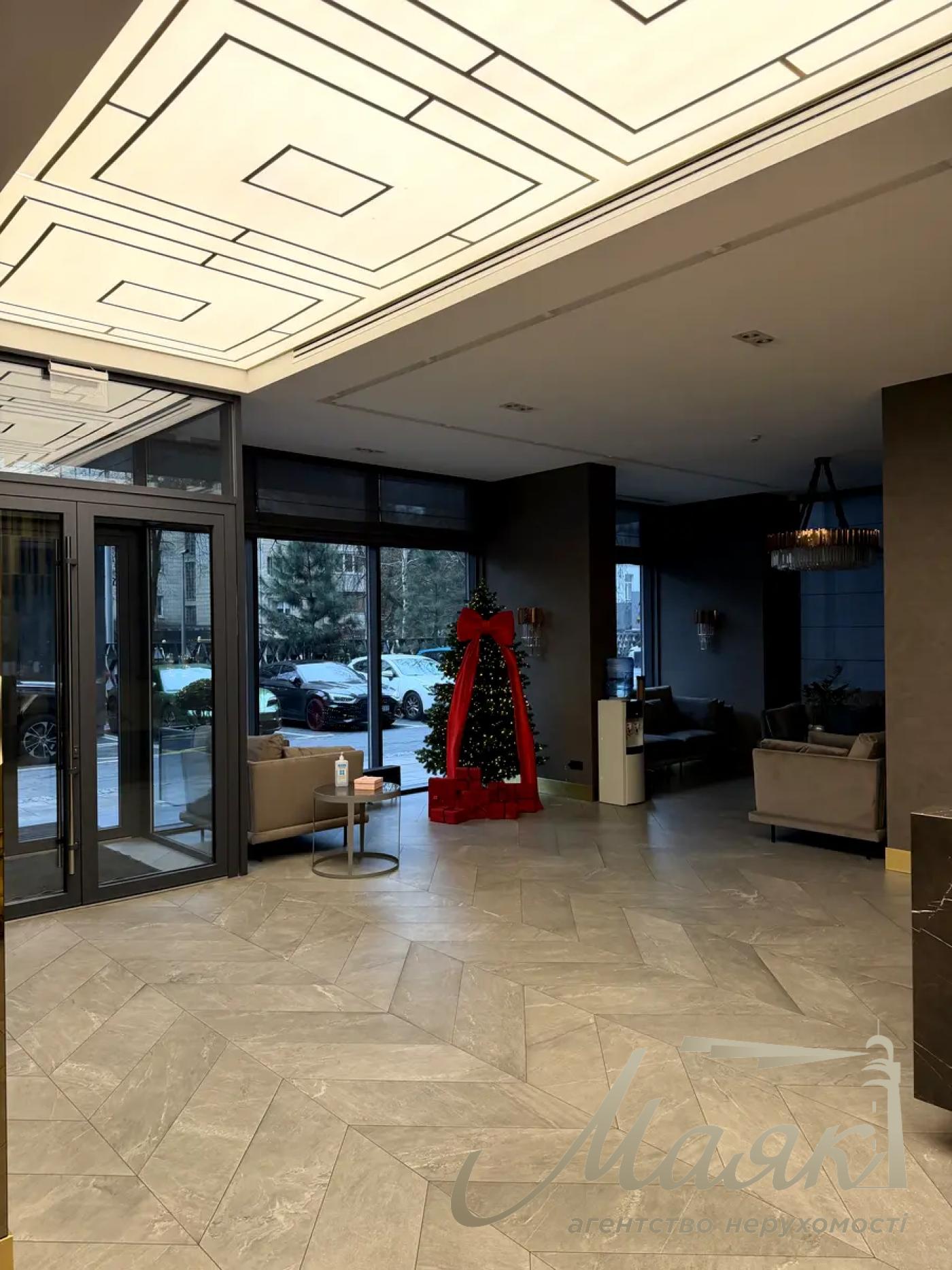 Продажа фасадного помещения 168 кв.м в ЖК А52 ул.Сечевых Стрельцов (Артема), 44-А