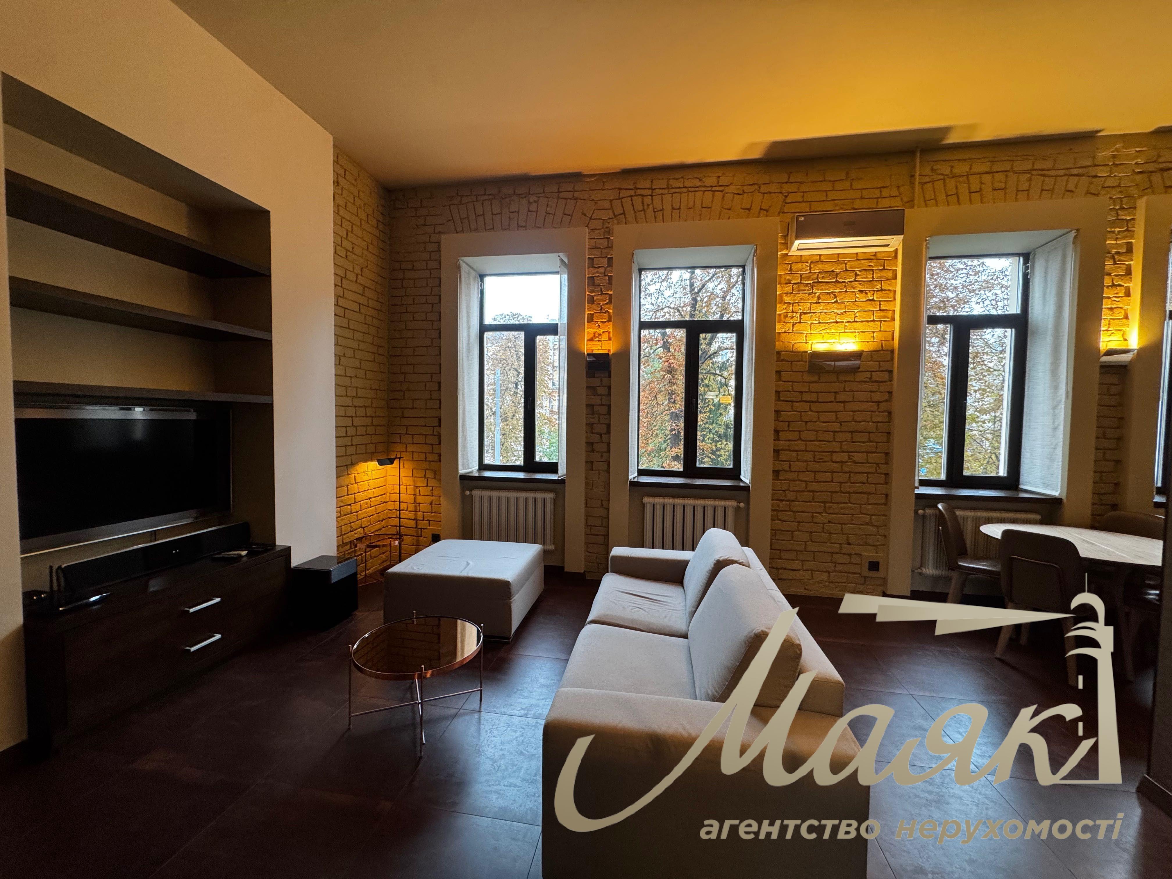 Продаж 3-кімнатних апартаментів, 76 м², вул. Лисенка, 1, район Золоті Ворота, Київ