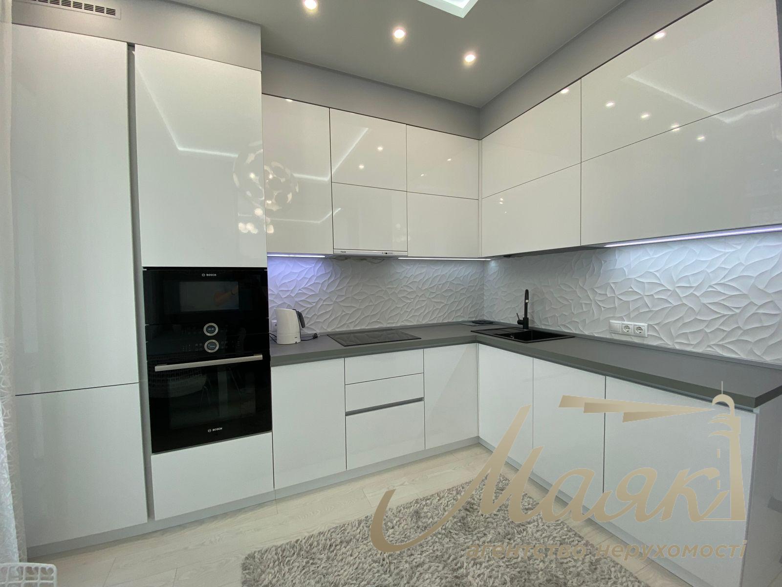 Аренда современных апартаментов 50 м² в ЖК «Новопечерские Липки» ул. Андрея Верхогляда (бывш. Драгомирова), 15. Печерский район.