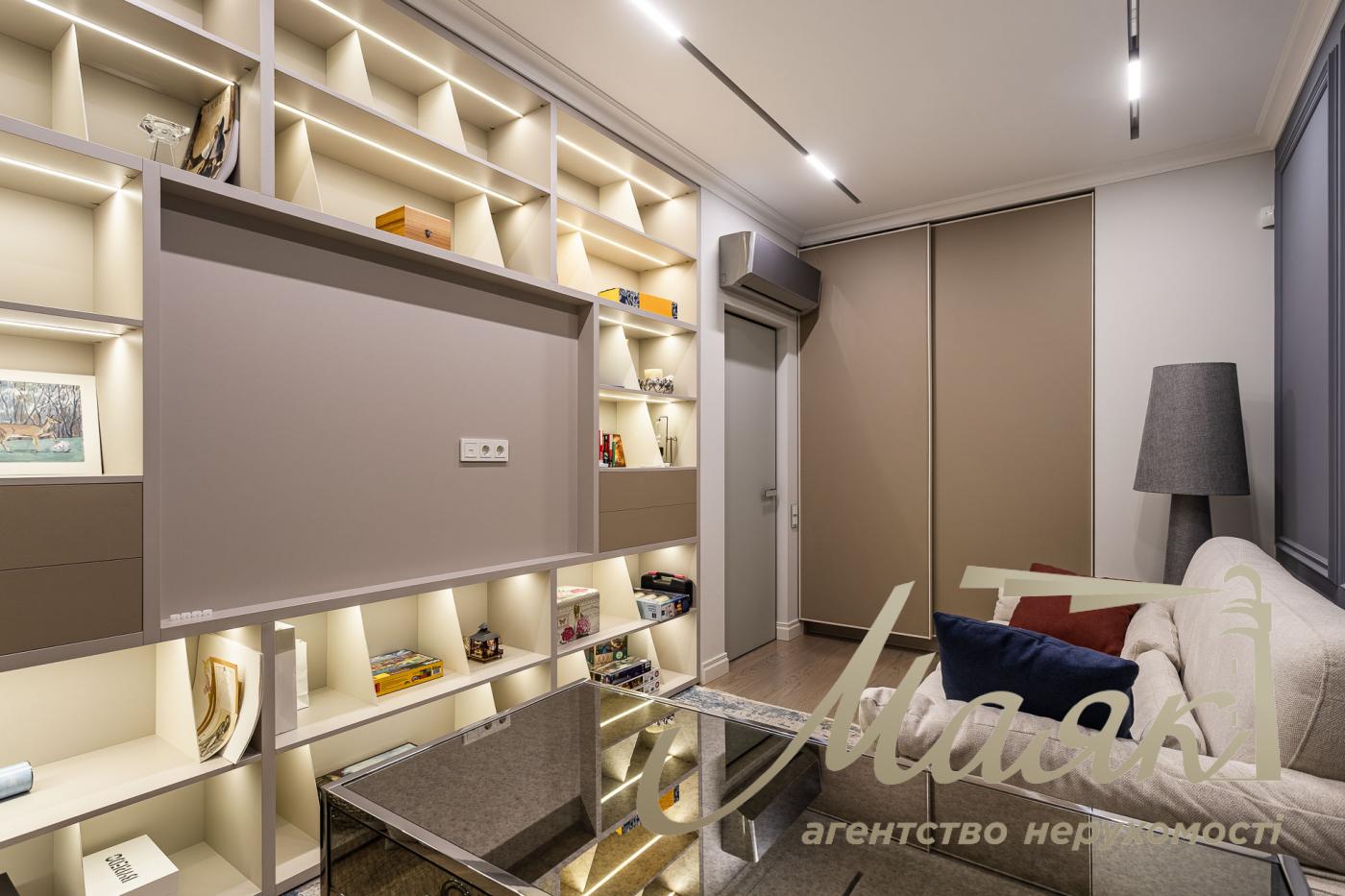 Продажа видовой 3-комнатной квартиры в ЖК Tetris Hall, ул. Ивана Федорова, 2а