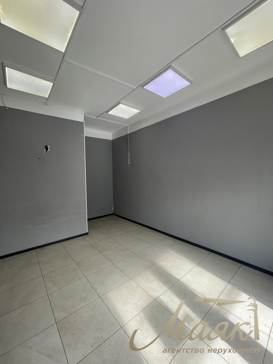 Аренда фасадного помещения 40,3 м.кв. Подол