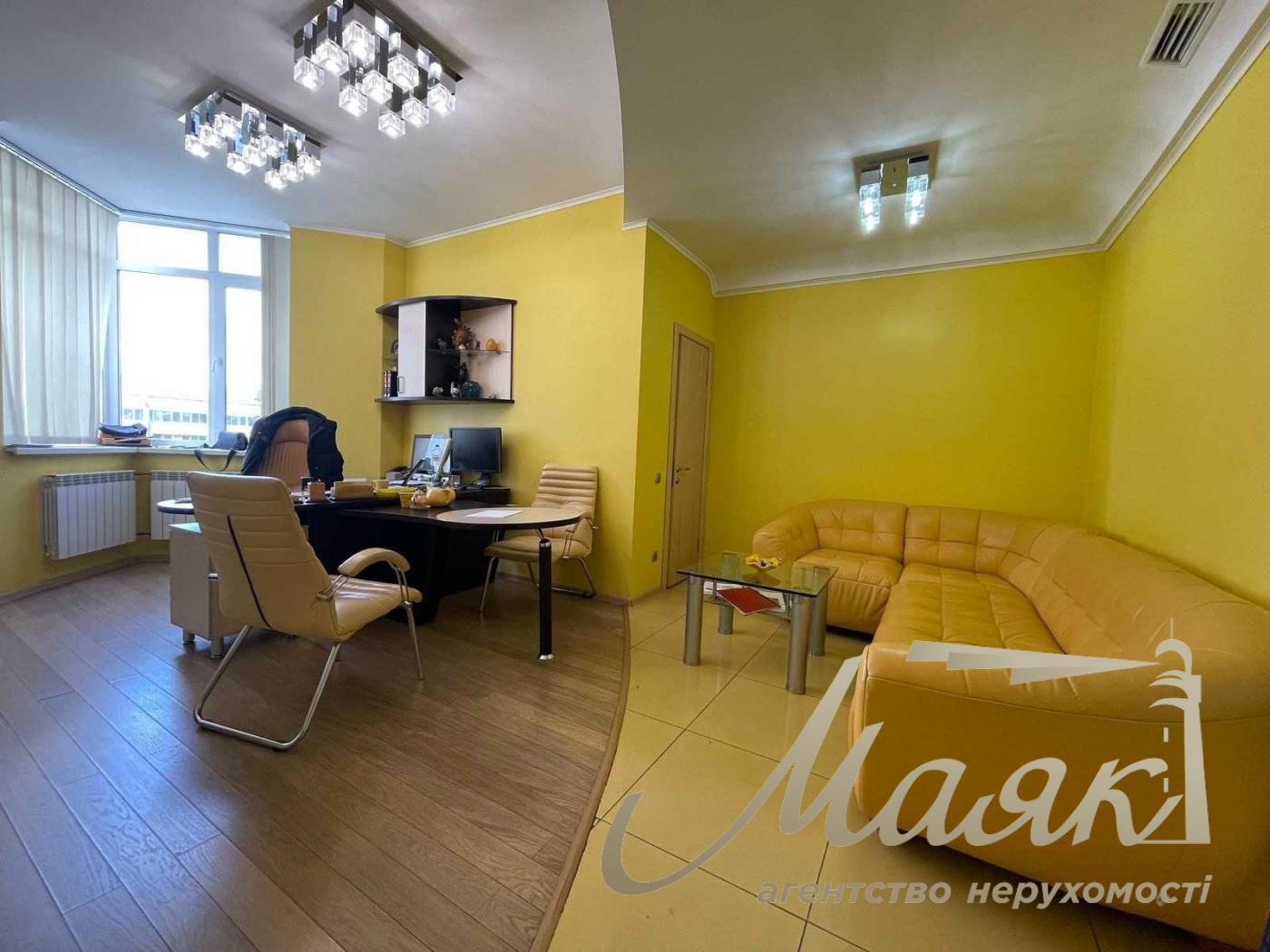 Оренда мебльованого офісу 130м2 у центрі, вул. Коновальця 32Г