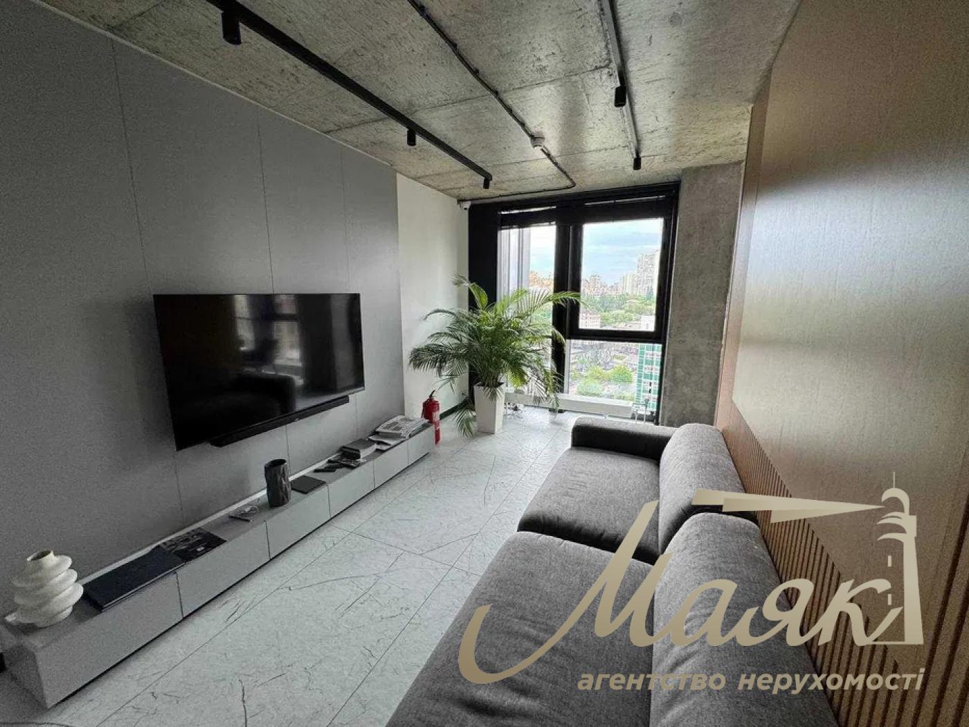 Продажа 4-комнатной квартиры ЖК Тринити, ул. В. Тютюнника