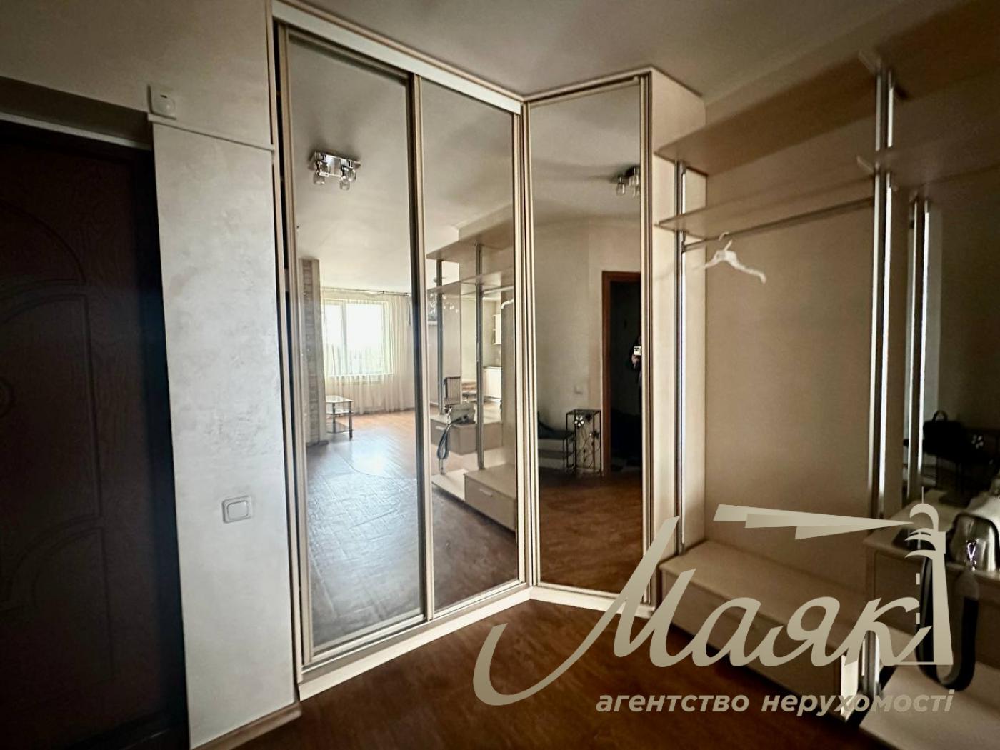 Аренда 3-х комнатной квартиры по ул.Степана Руданского 4-6,метро Сырец.