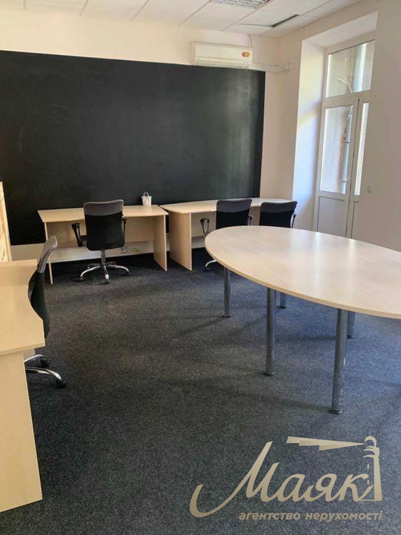 Продаж офісного приміщення 70 м.кв., Золоті Ворота, вул. Інститутська