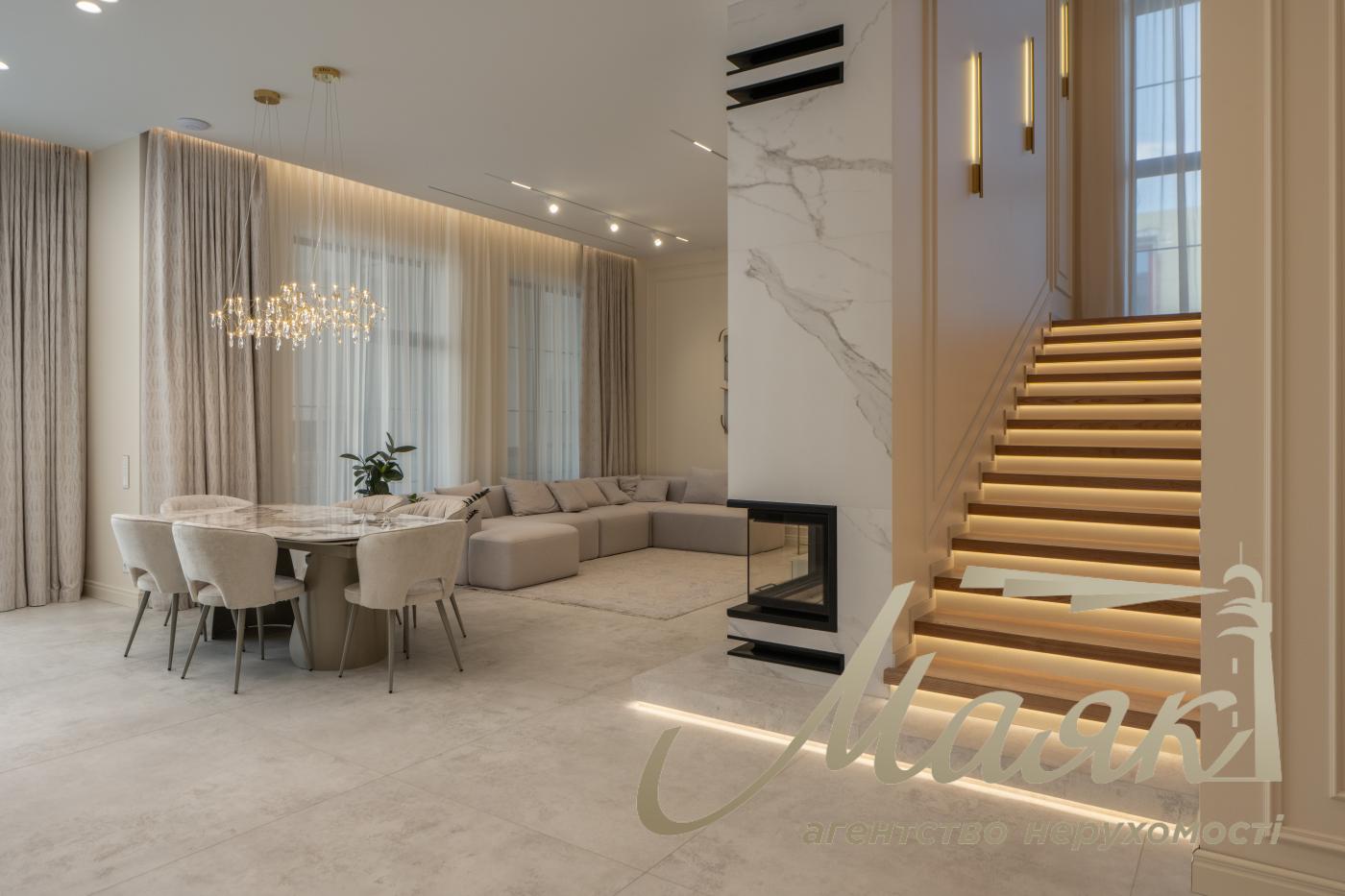 Продаж будинку площею 450 м² з басейном та гостьовим будинком у житловому комплексі «Хутір Ясний», Лесники