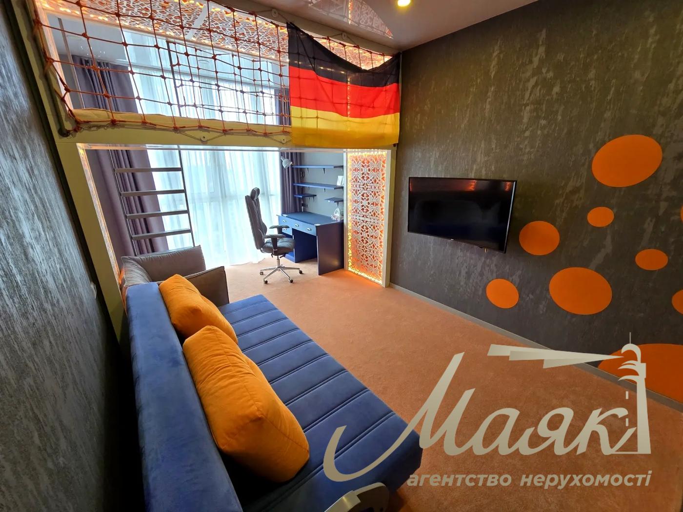 Rent 3-bedroom apartment LCD Novopecherskie Lipki, Pechersk